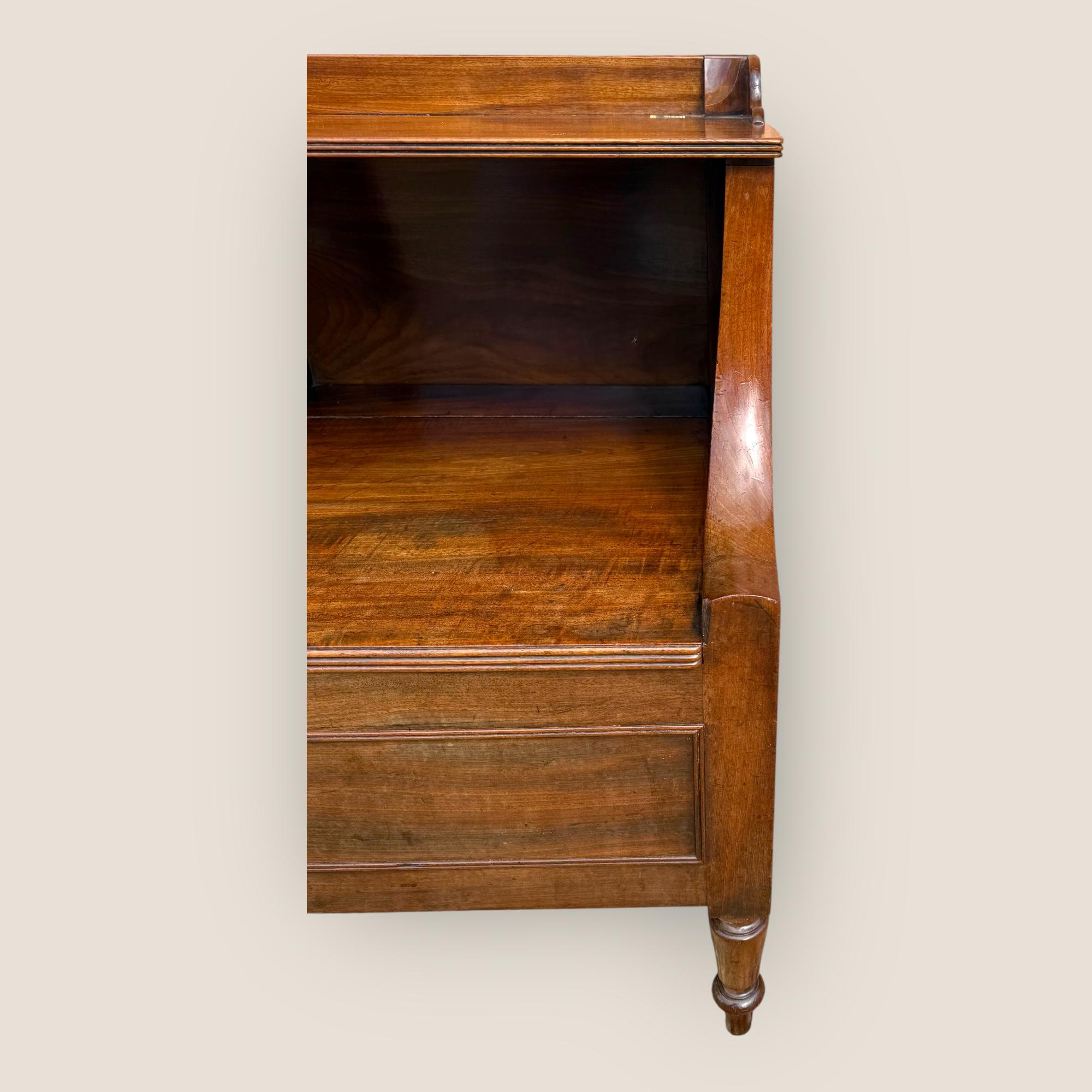 Antica credenza georgiana Gillows of Lancaster in mogano in vendita 4