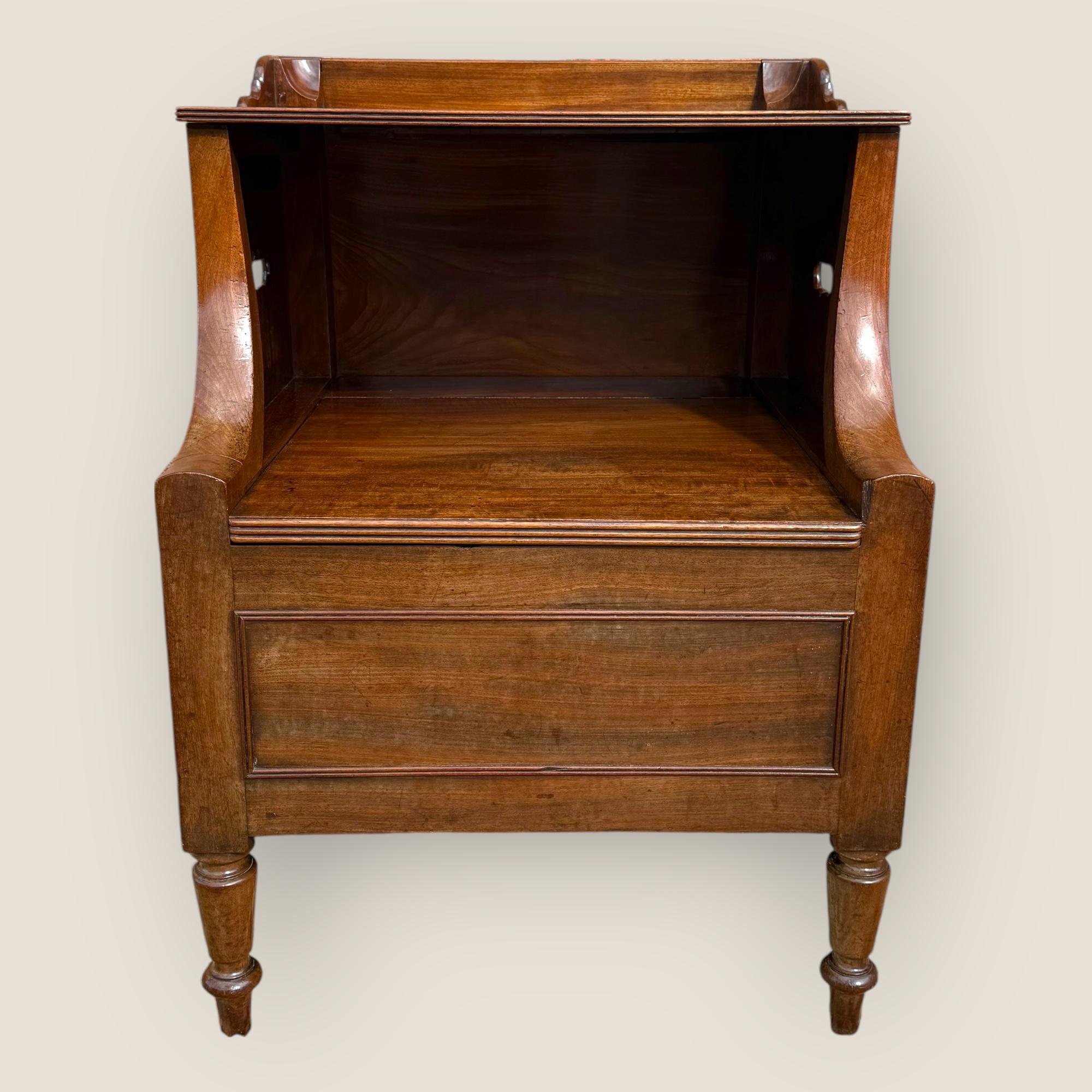 Antica credenza georgiana Gillows of Lancaster in mogano in vendita 9
