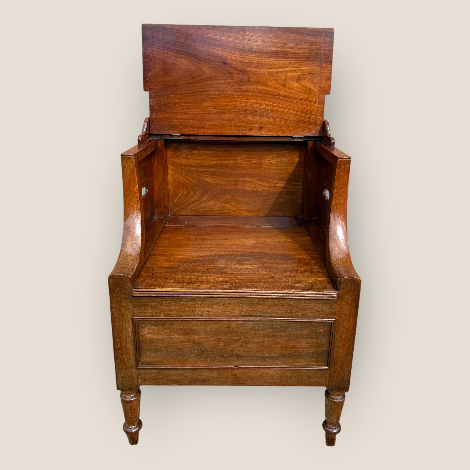 Georgiano Antica credenza georgiana Gillows of Lancaster in mogano in vendita