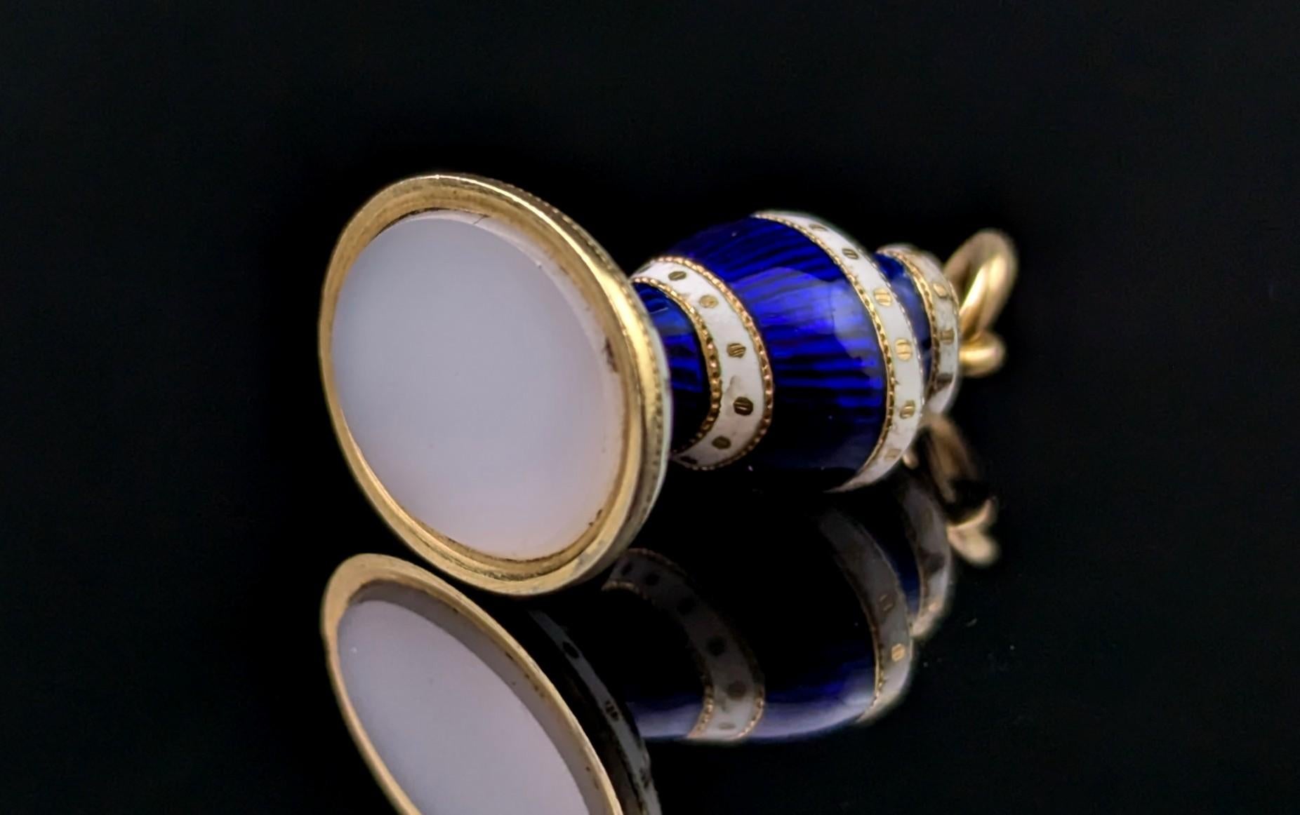 Antique Georgian gold seal fob pendant, Urn, Blue and white enamel For Sale 3