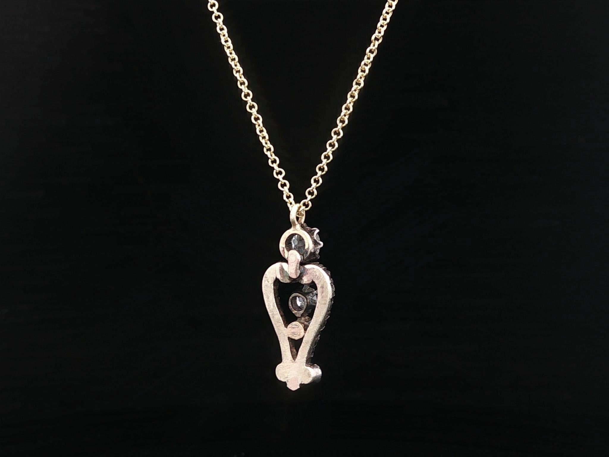 Colgante pequeño georgiano antiguo de oro y plata con diamantes talla antigua Cadena ajustable Talla antigua en venta