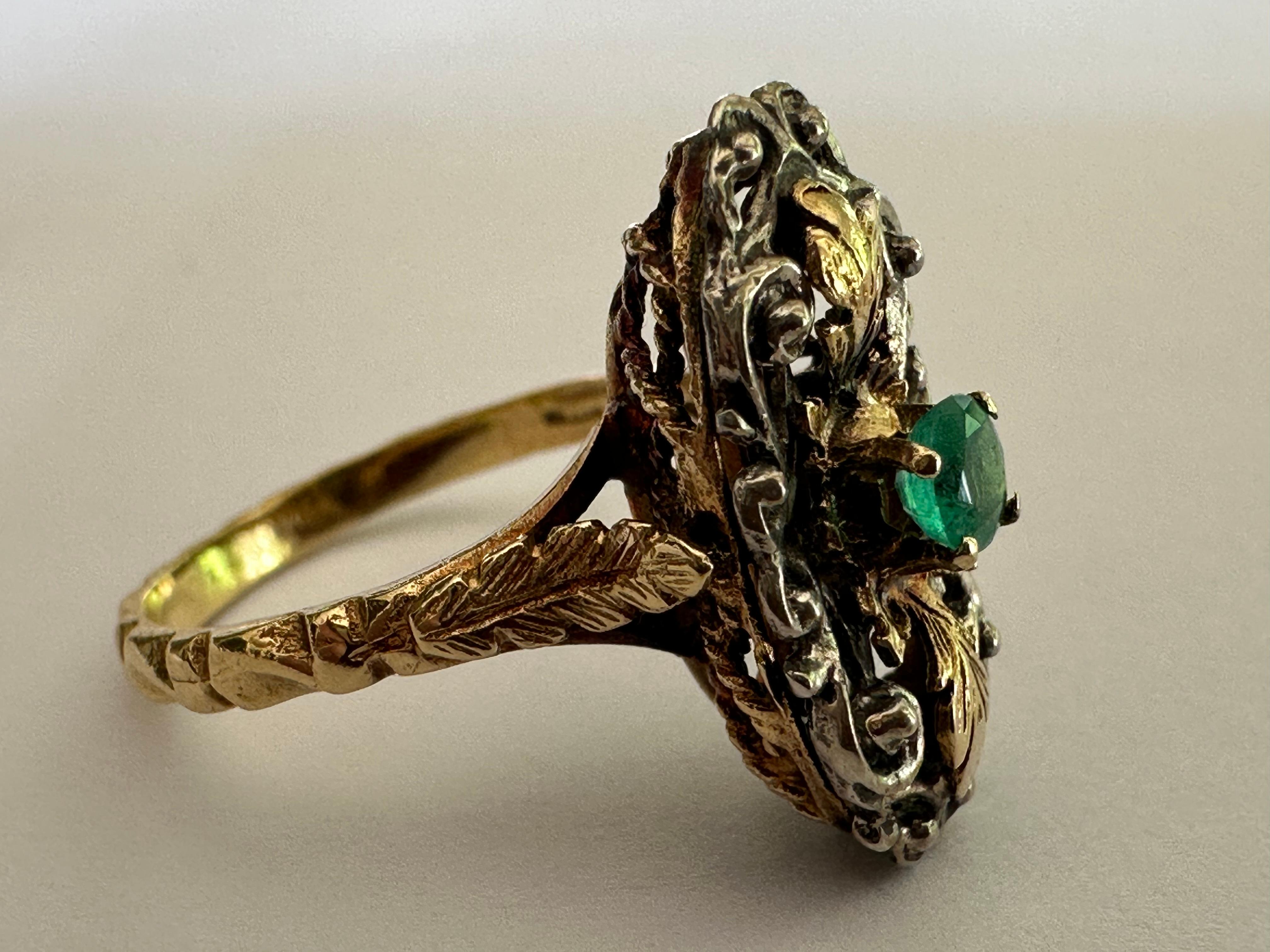 Women's Antique Georgian Green Emerald Two-Tone Ring For Sale