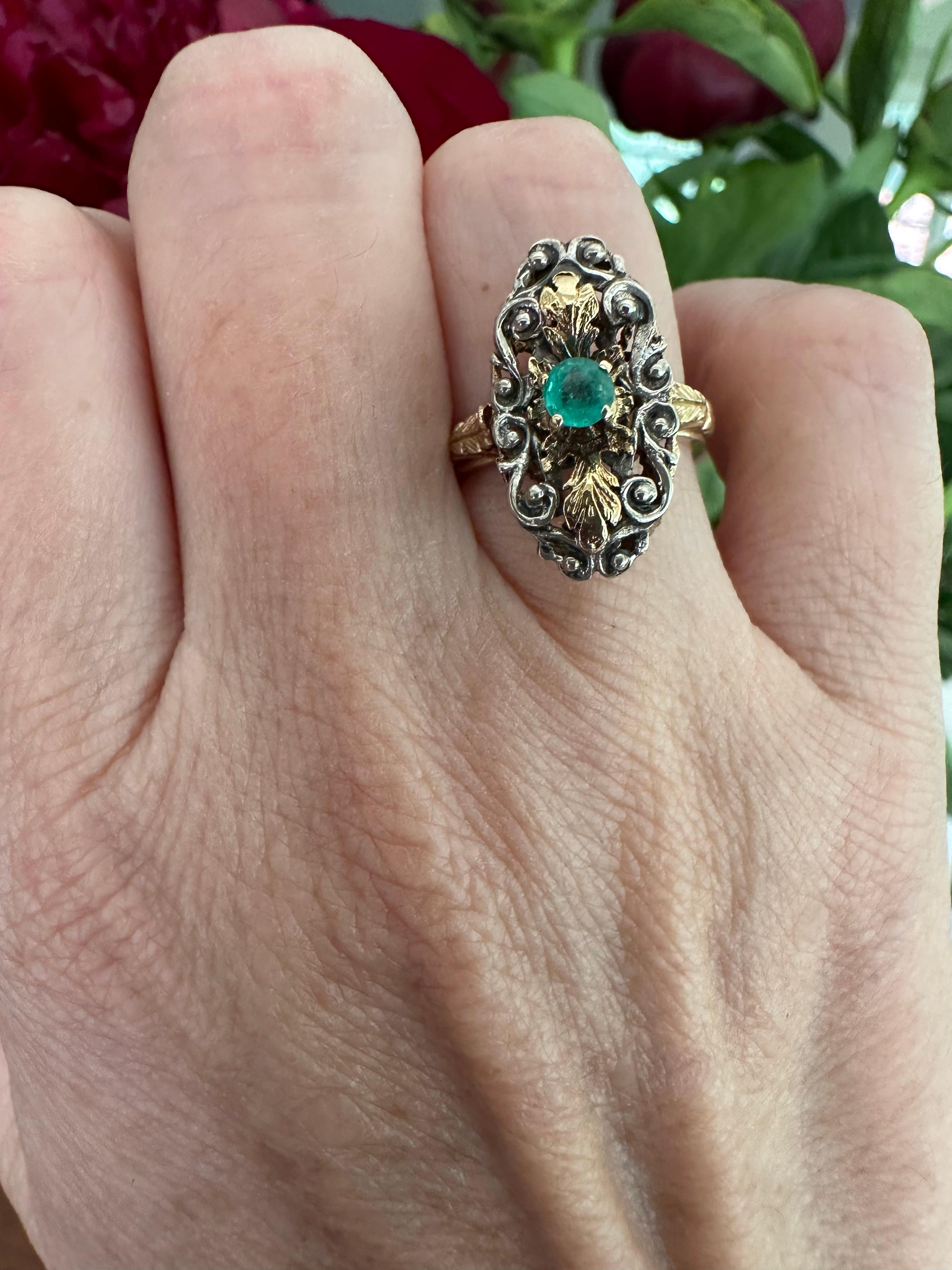 Antique Georgian Green Emerald Two-Tone Ring For Sale 2