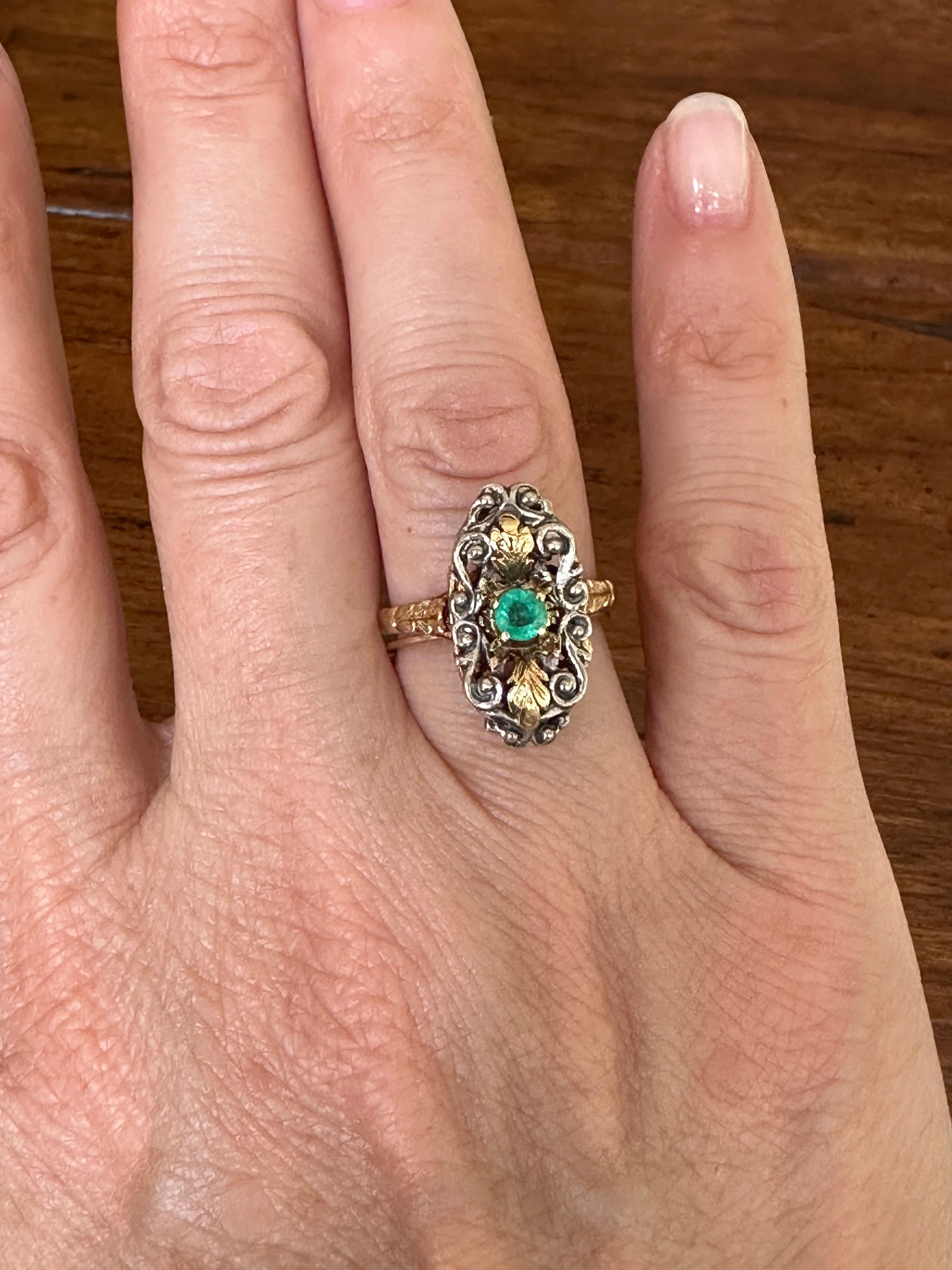 Antique Georgian Green Emerald Two-Tone Ring For Sale 4