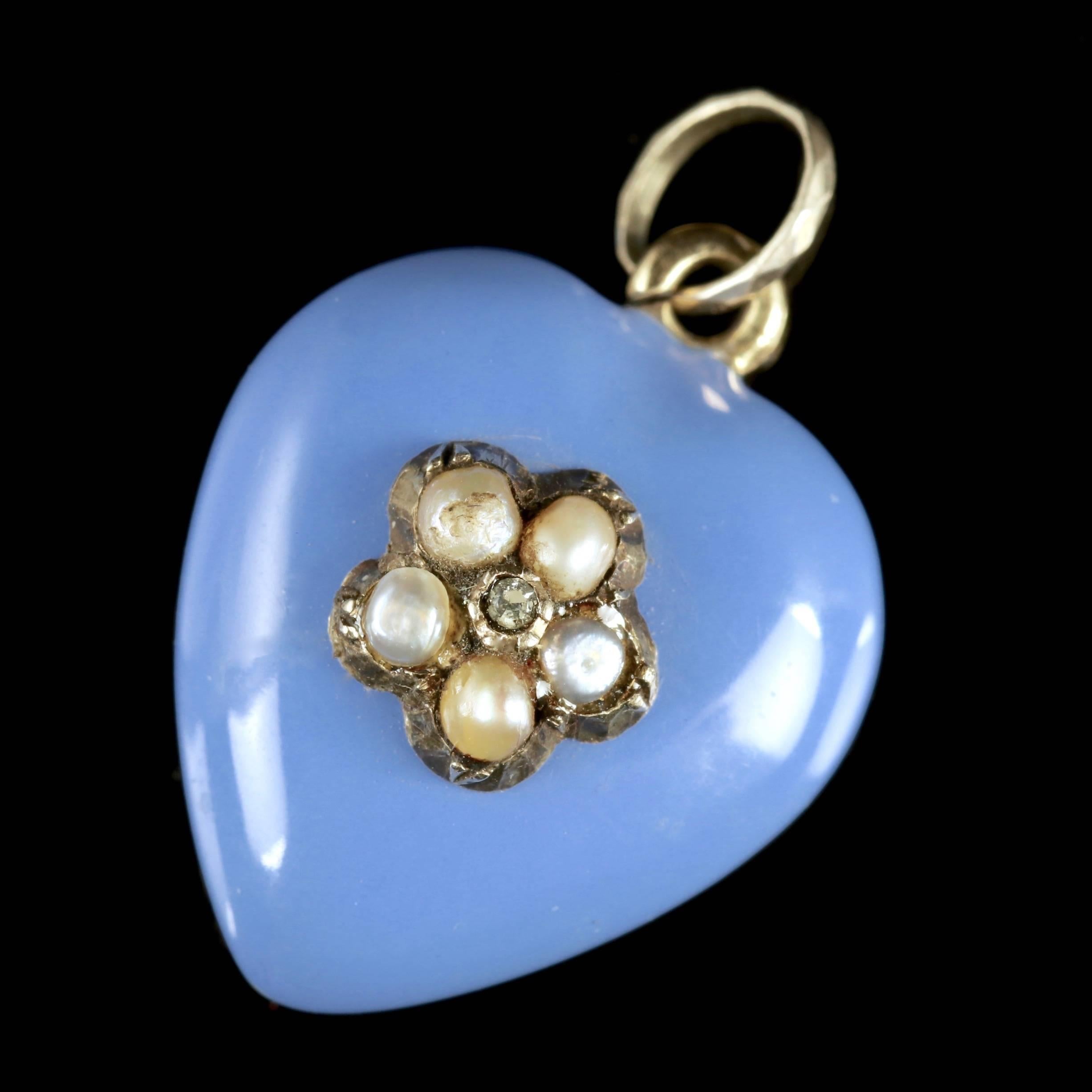 Antique Georgian Heart Locket 18 Carat Gold Enamel Diamond, circa 1830 1