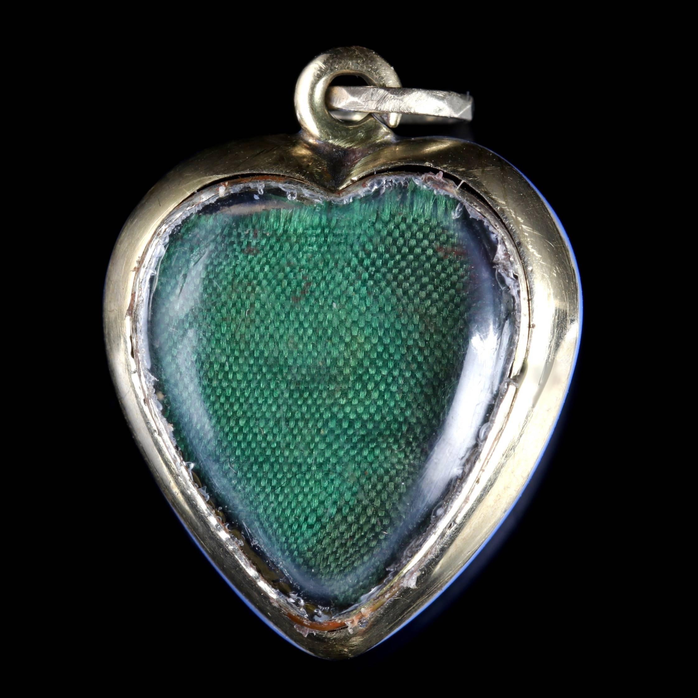 Women's or Men's Antique Georgian Heart Locket 18 Carat Gold Enamel Diamond, circa 1830