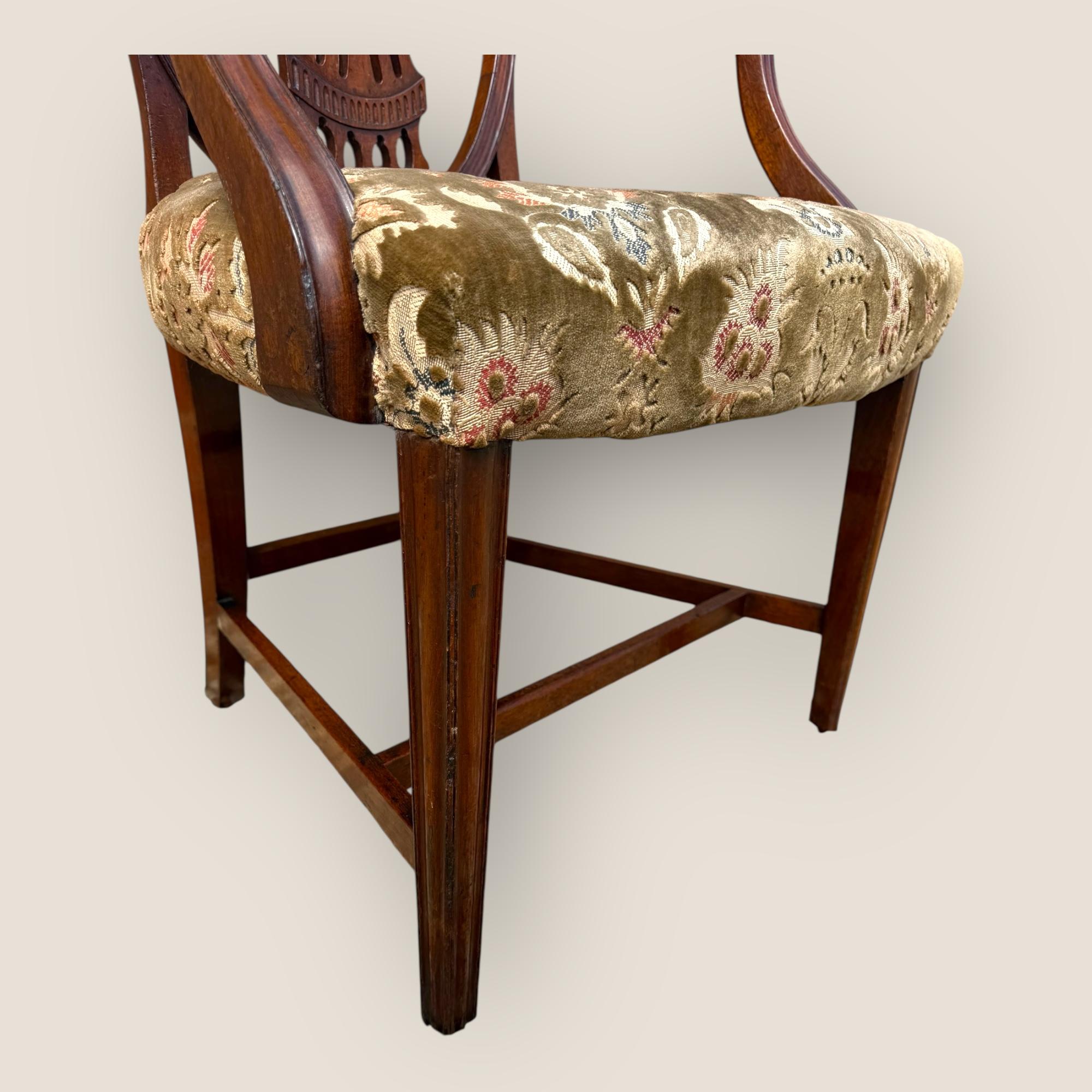 Antique Georgian Hepplewhite Period Floral Upholstered Mahogany Carver Chair For Sale 4