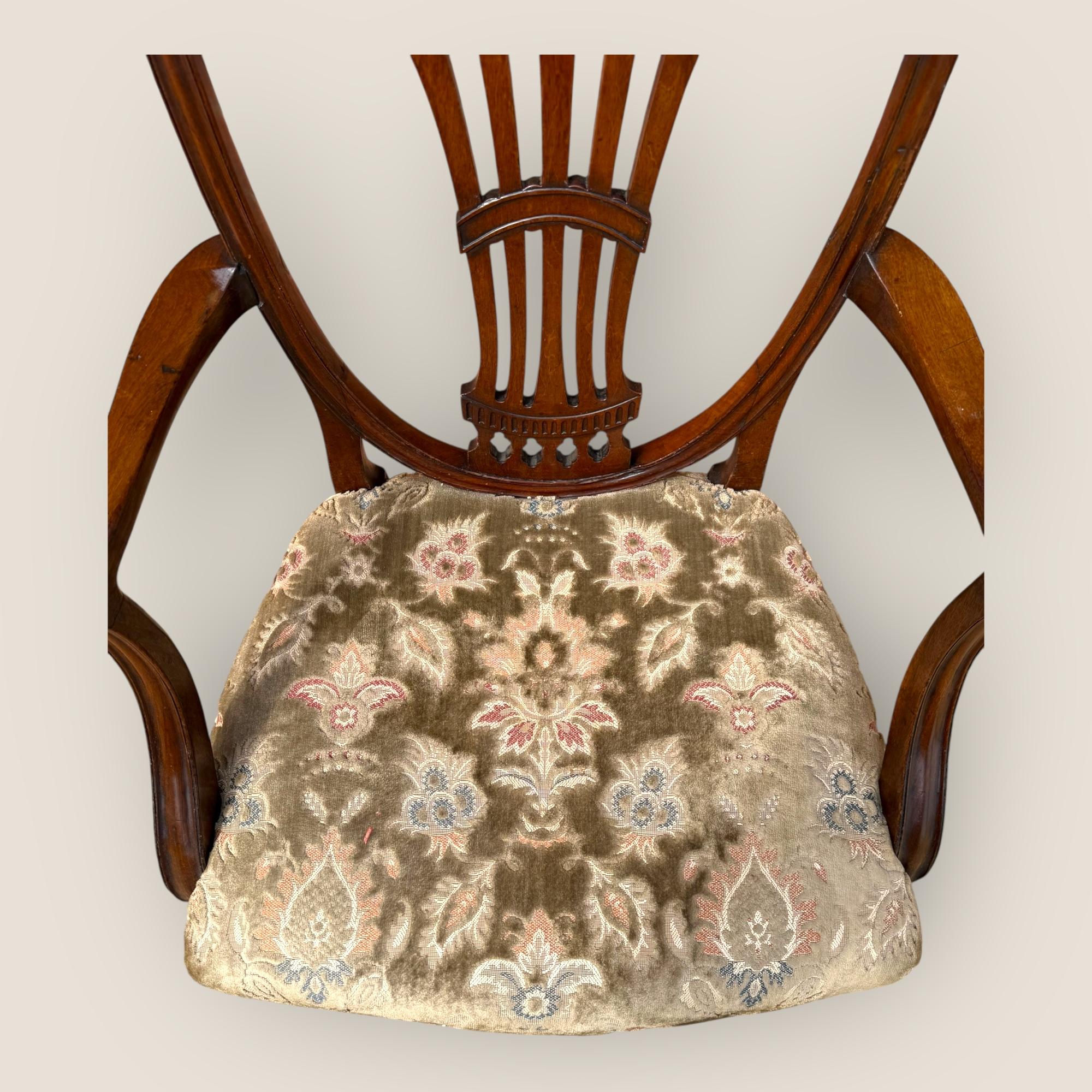Antique Georgian Hepplewhite Period Floral Upholstered Mahogany Carver Chair In Good Condition For Sale In King's Lynn, GB