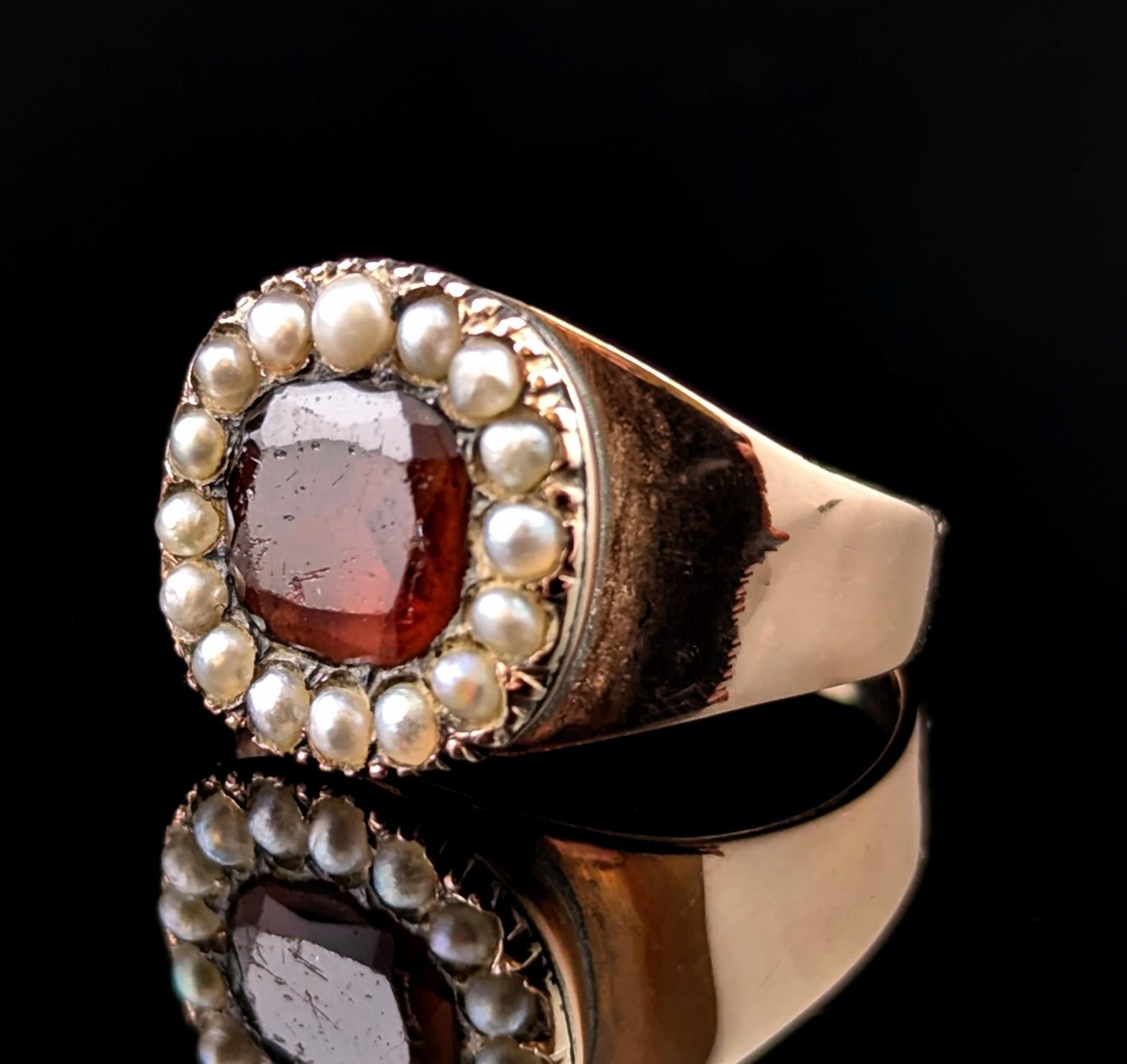 Antique Georgian Hessonite Garnet and Pearl ring, 9k rose gold In Fair Condition For Sale In NEWARK, GB