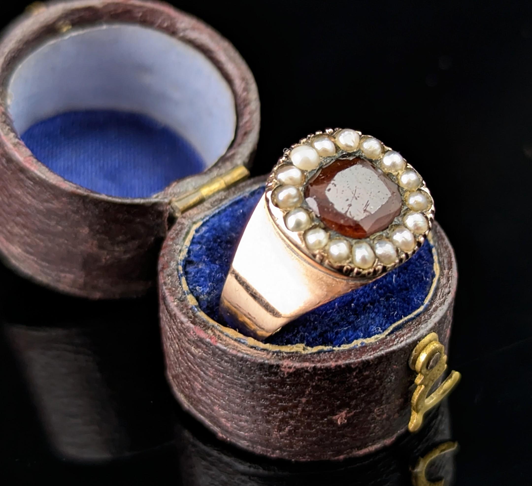 Antique Georgian Hessonite Garnet and Pearl ring, 9k rose gold For Sale 1