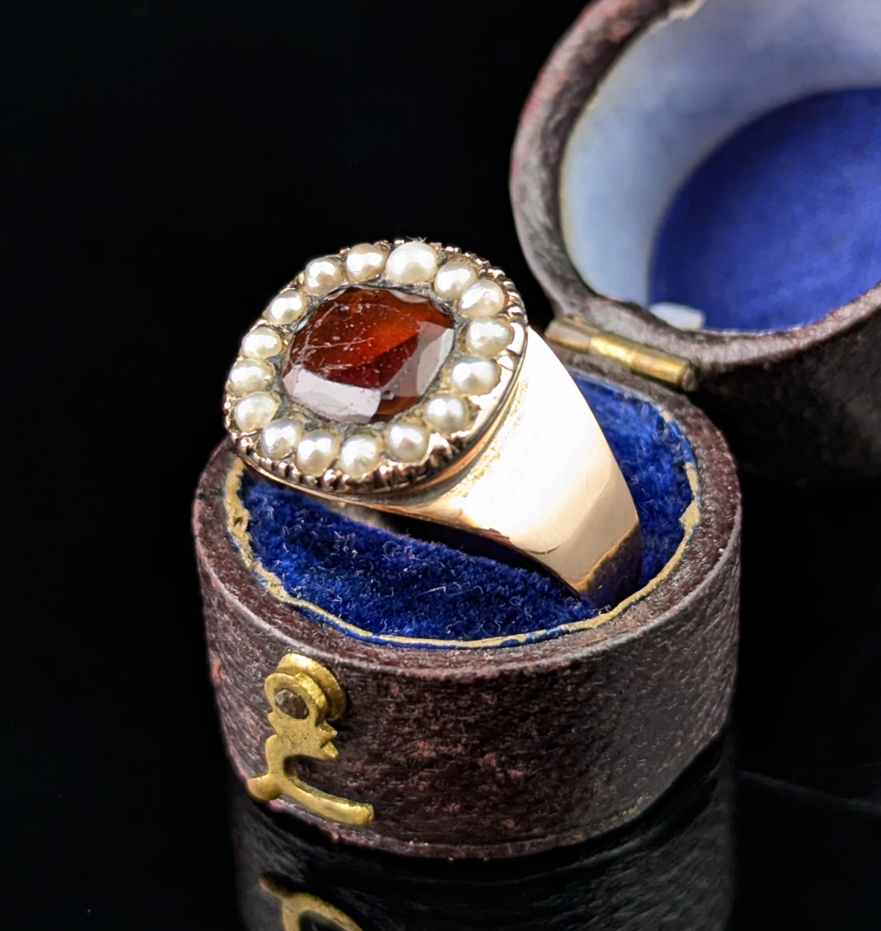 Antique Georgian Hessonite Garnet and Pearl ring, 9k rose gold For Sale 2