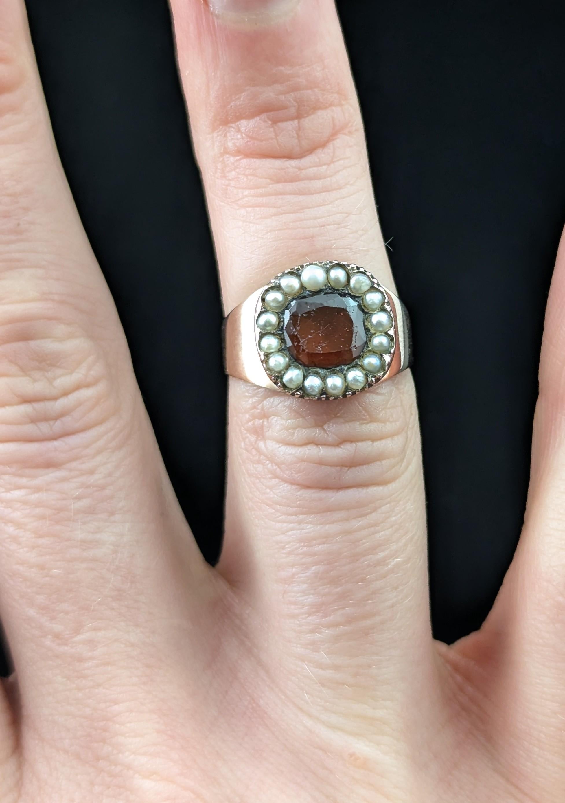 Antique Georgian Hessonite Garnet and Pearl ring, 9k rose gold For Sale 3
