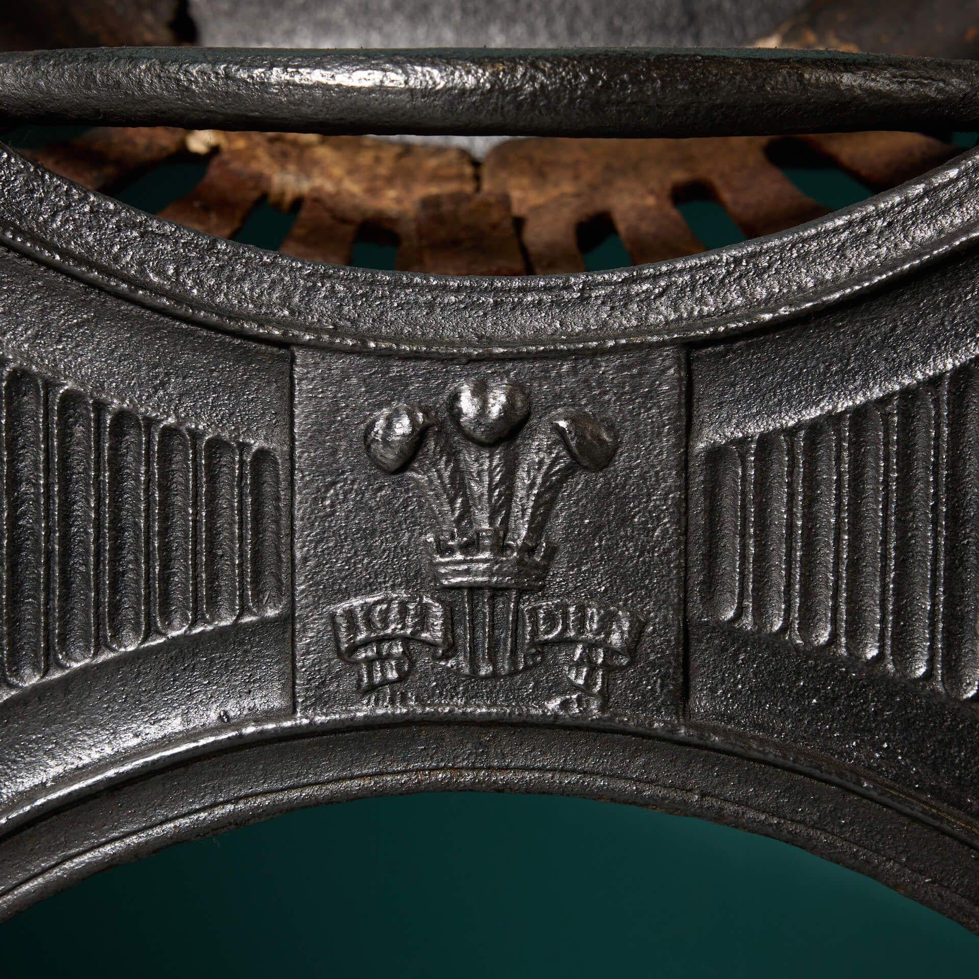 Écossais Grille de table de cuisson ancienne en sablier de style géorgien par Carron Iron Co. en vente