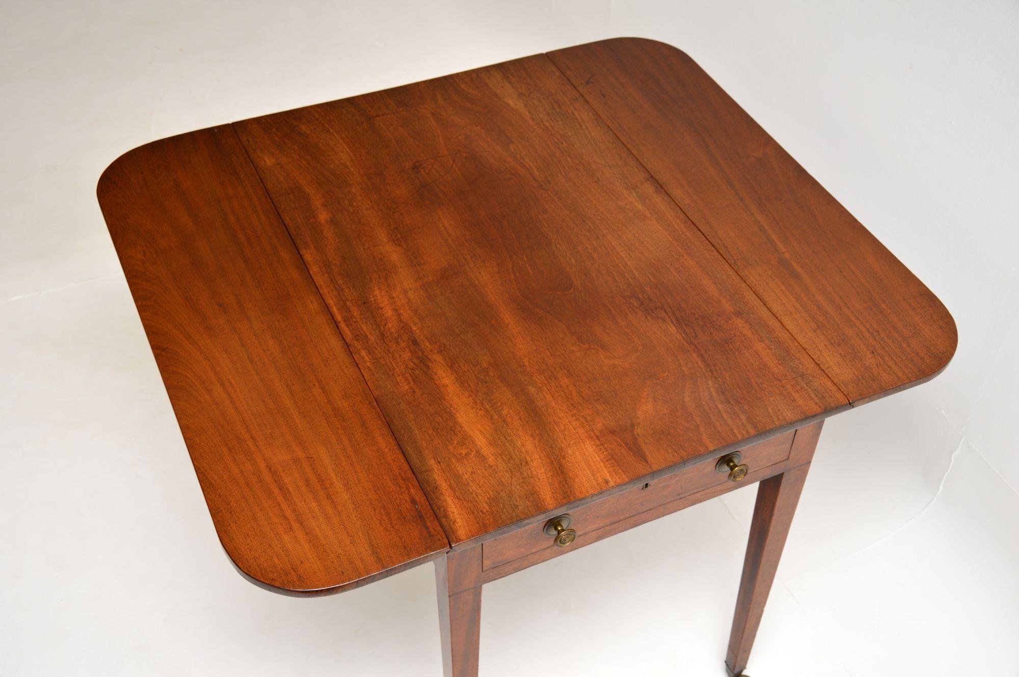 Wood Antique Georgian Drop Leaf Pembroke Table For Sale