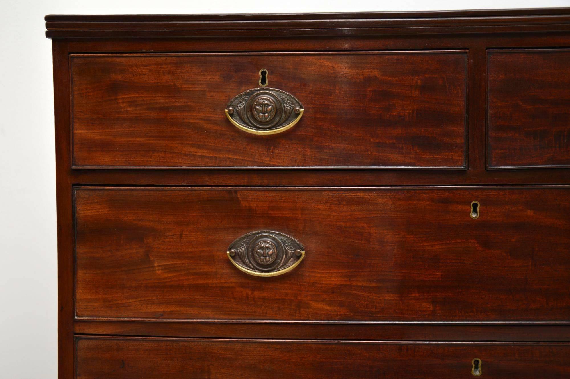 Antique Georgian III Mahogany Bow Fronted Chest of Drawers 1
