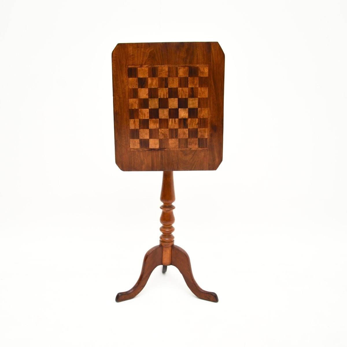 Antique Georgian Inlaid Walnut Chess Table In Good Condition In London, GB