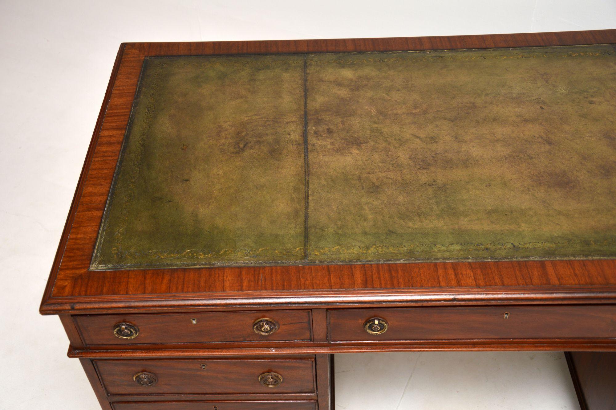 Early 19th Century Antique Georgian Leather Top Pedestal Desk For Sale