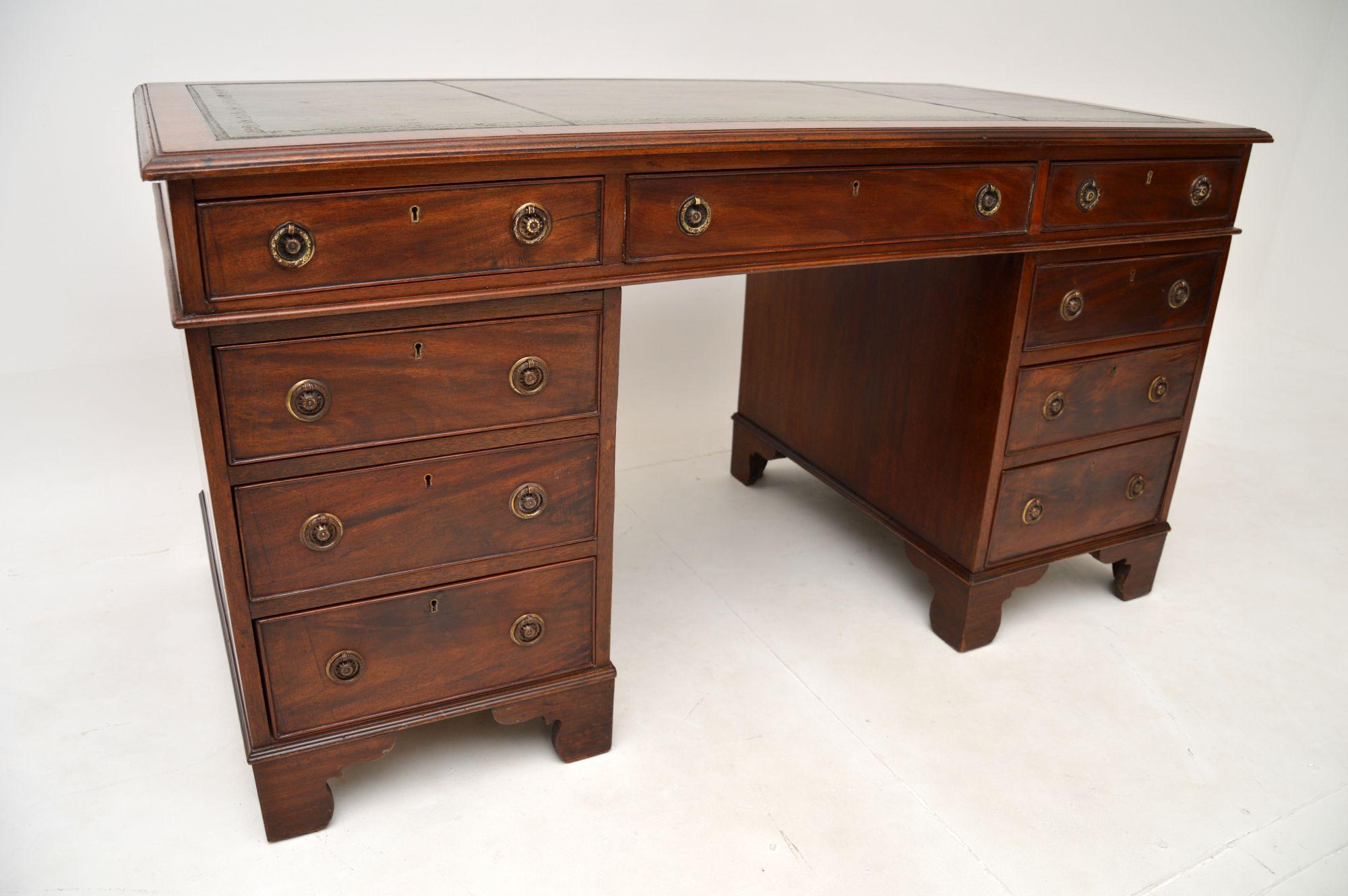Antique Georgian Leather Top Pedestal Desk For Sale 2