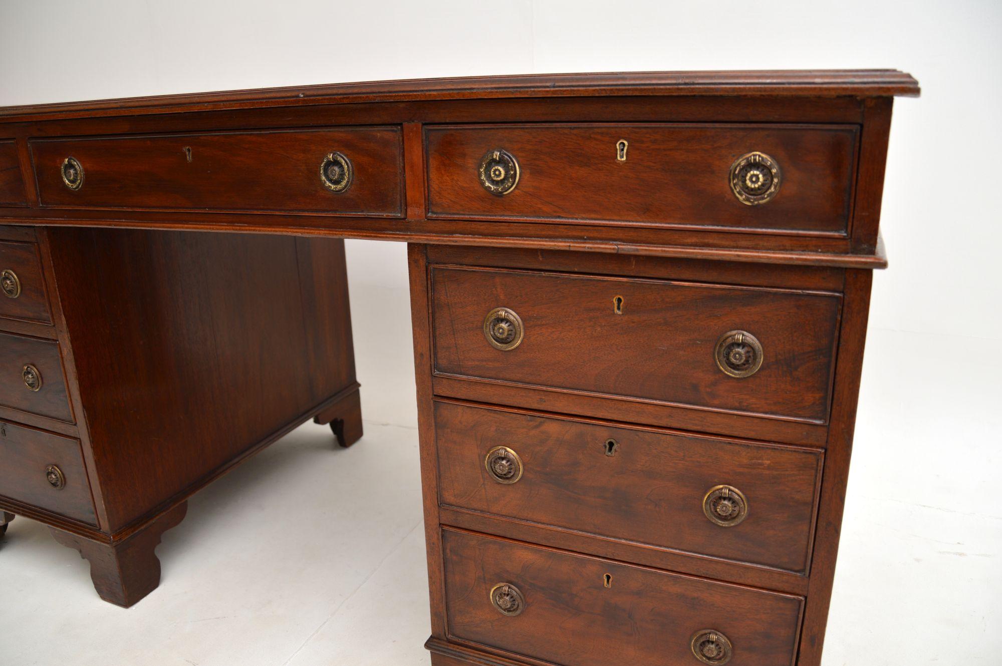 Antique Georgian Leather Top Pedestal Desk For Sale 3