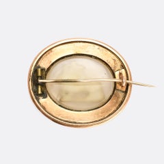 Antique Georgian "Love Conquers All" Cameo Brooch