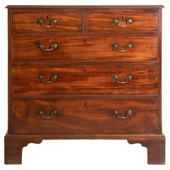 Antike georgianische Bachelor's Chest of Drawers aus Mahagoni um 1800