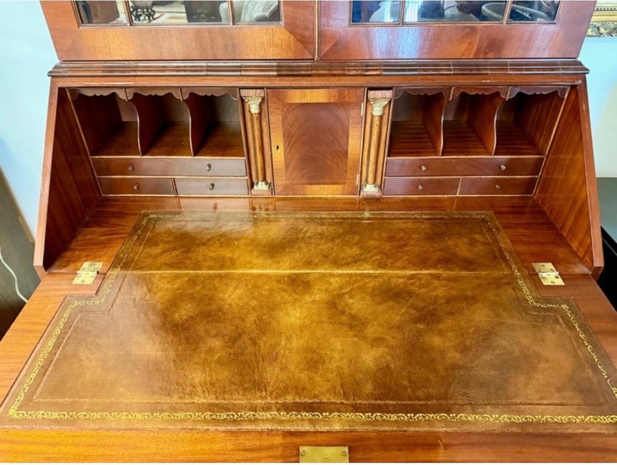 Antico gabinetto di porcellana georgiano in mogano, credenza, scrivania e segreteria in vendita 3