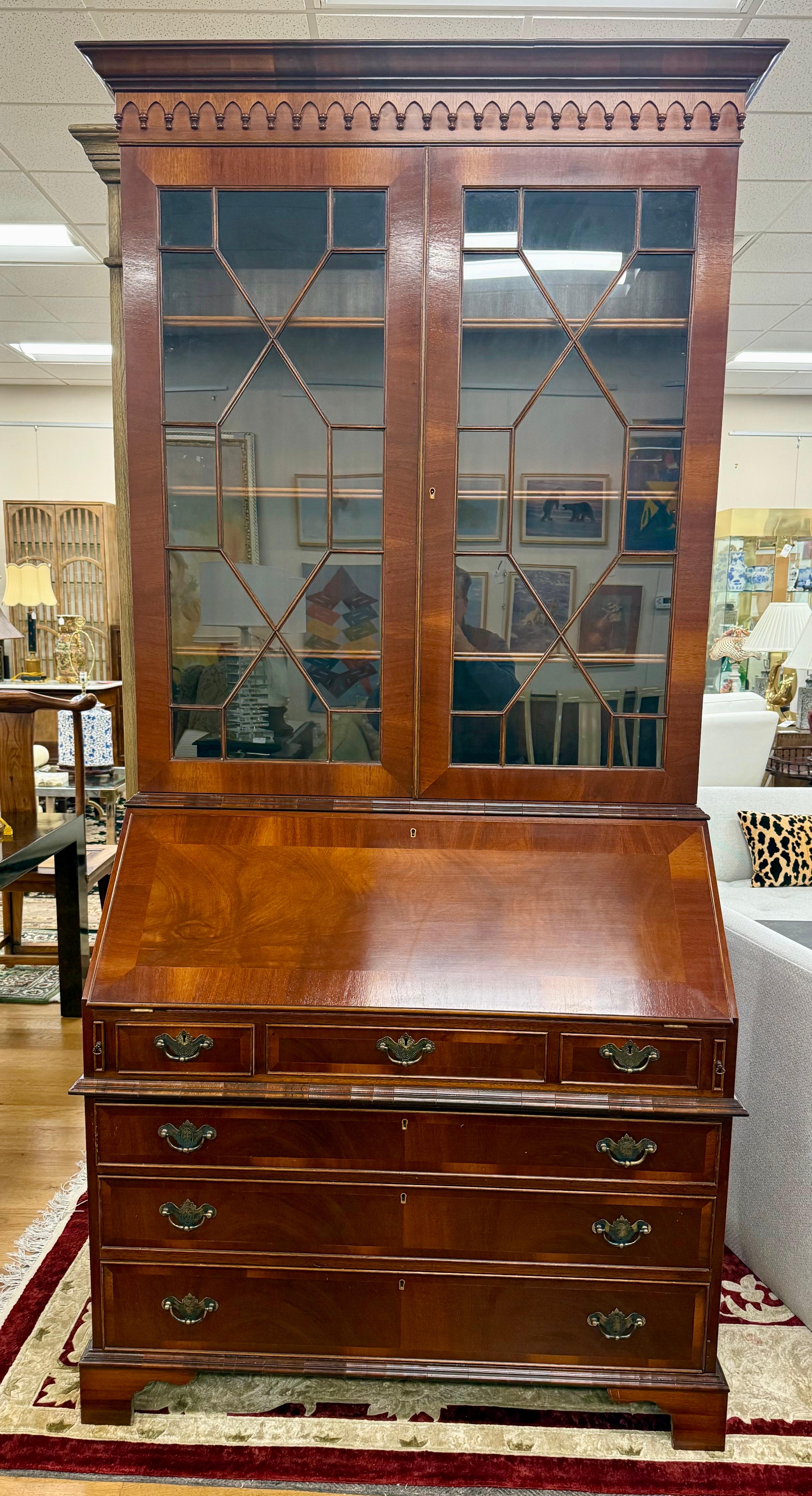 Antico gabinetto di porcellana georgiano in mogano, credenza, scrivania e segreteria in vendita 6