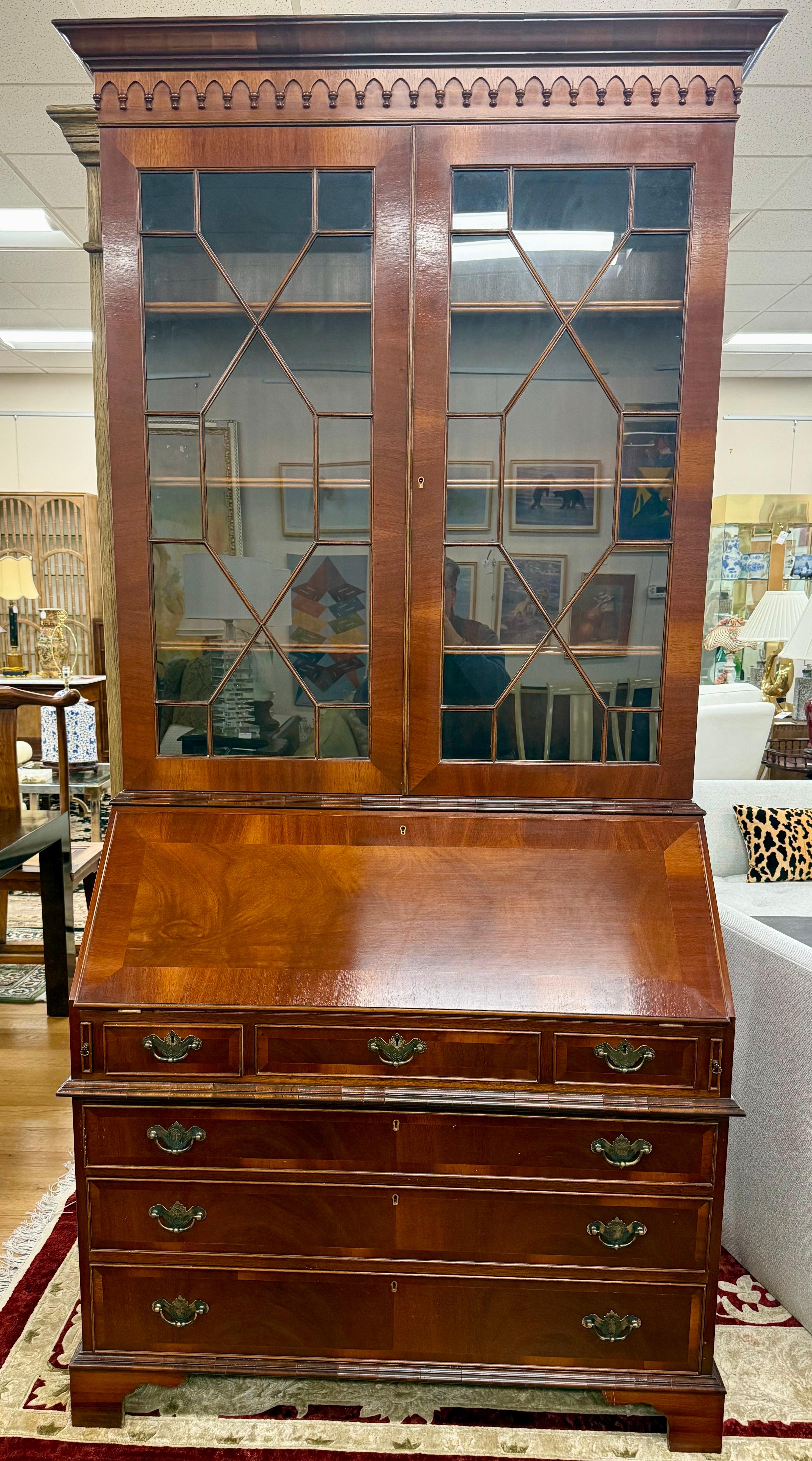 Antico gabinetto di porcellana georgiano in mogano, credenza, scrivania e segreteria in vendita 8