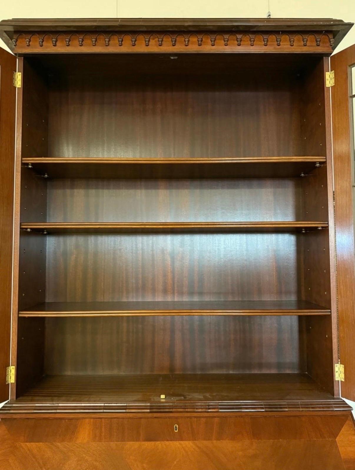 Antico gabinetto di porcellana georgiano in mogano, credenza, scrivania e segreteria in vendita 2