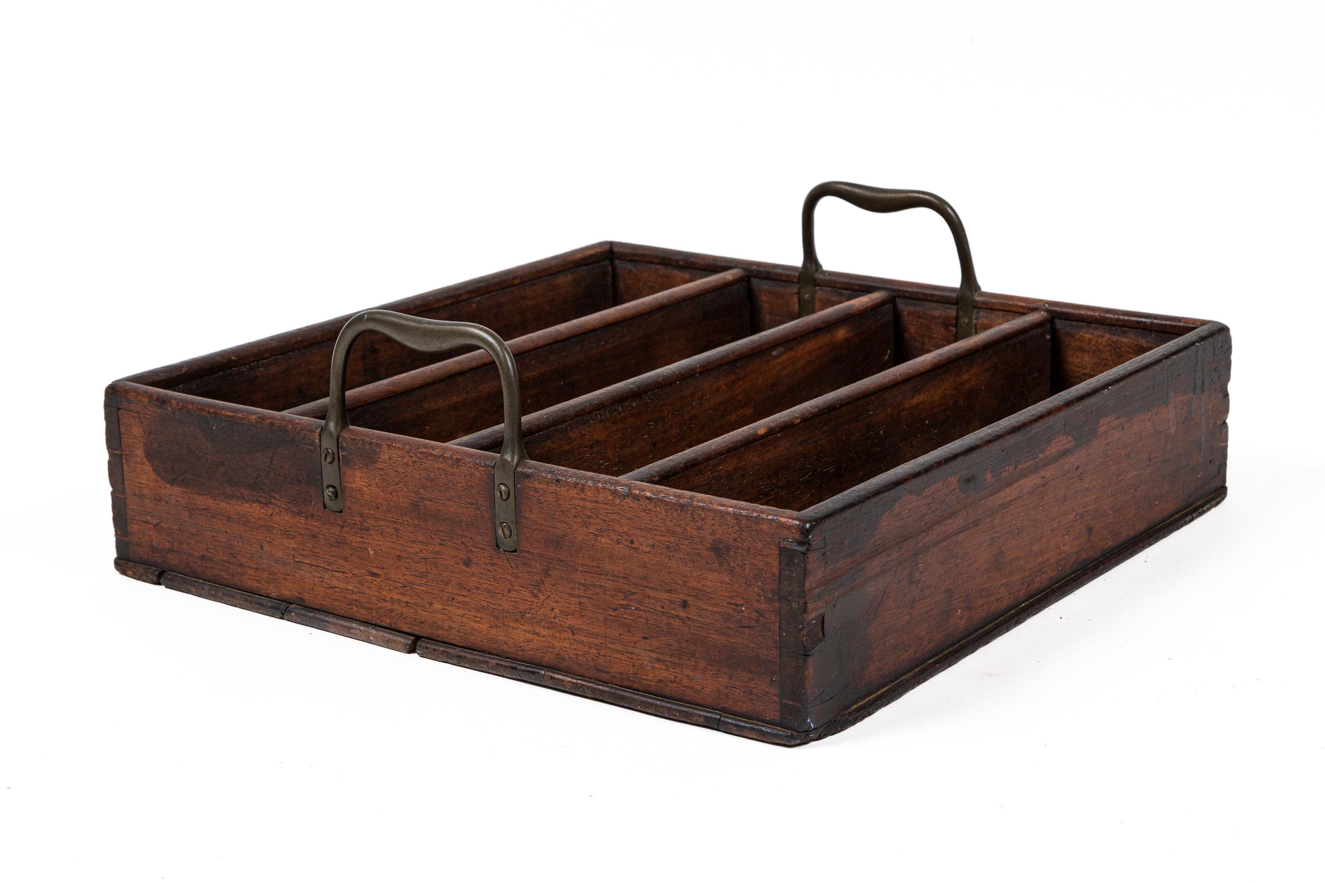 Antikes georgianisches Mahagoni-Besteck-Tablett, England, frühes 19. im Zustand „Gut“ im Angebot in Chappaqua, NY