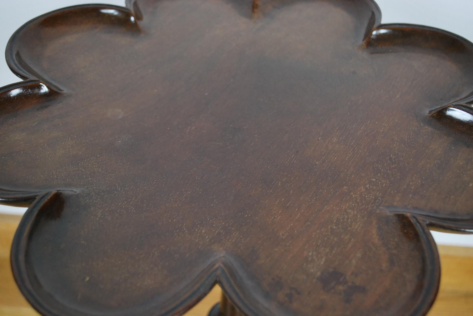 Antique Georgian Mahogany Dish Top Wine / Occasional Table In Good Condition For Sale In Winchcombe, Gloucesteshire