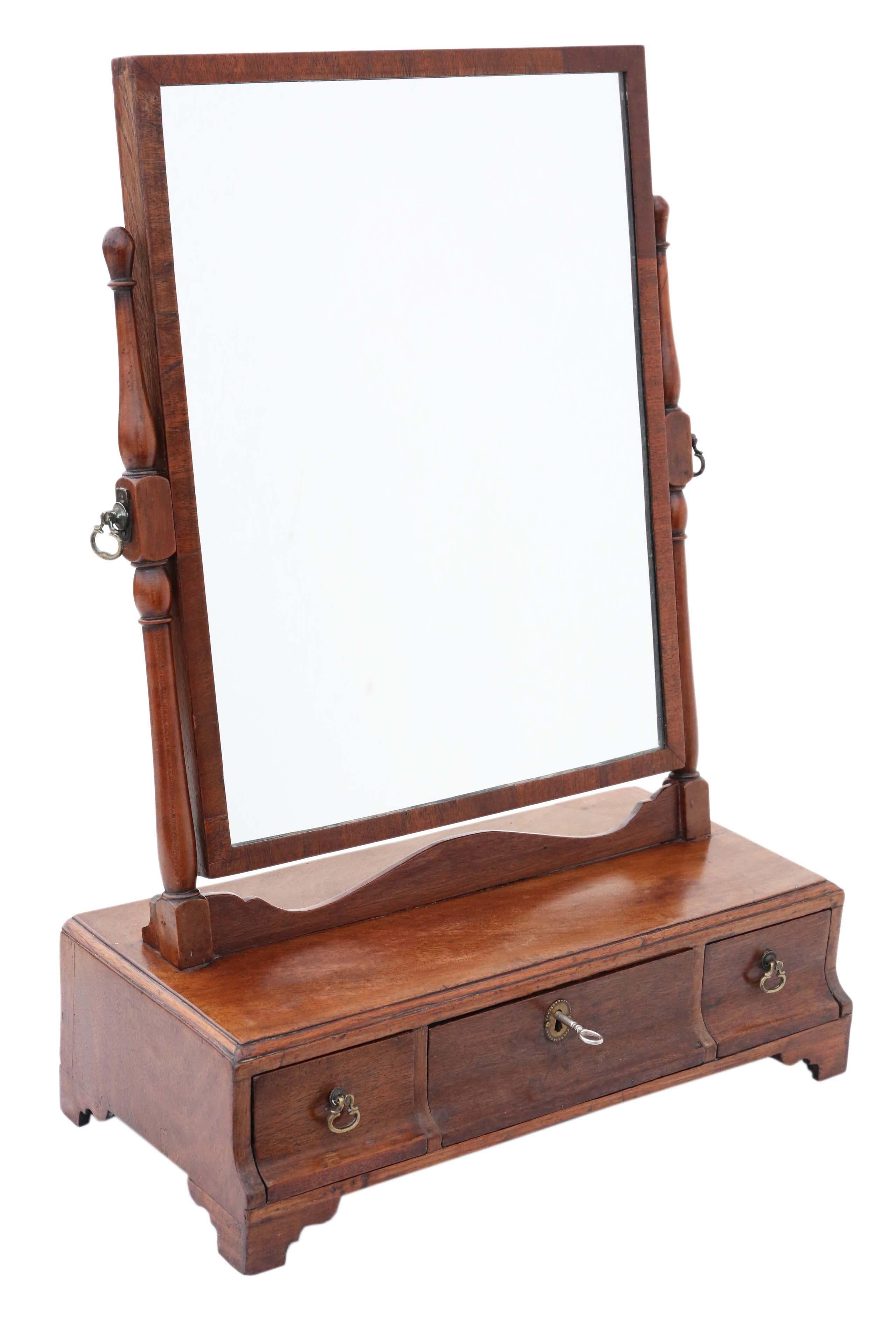 Antique quality Georgian C1820 mahogany dressing table swing mirror.

This is a lovely mirror, that is full of age and charm, with great proportions.

No loose joints. 

A rare find, that would look amazing in the right location.

The
