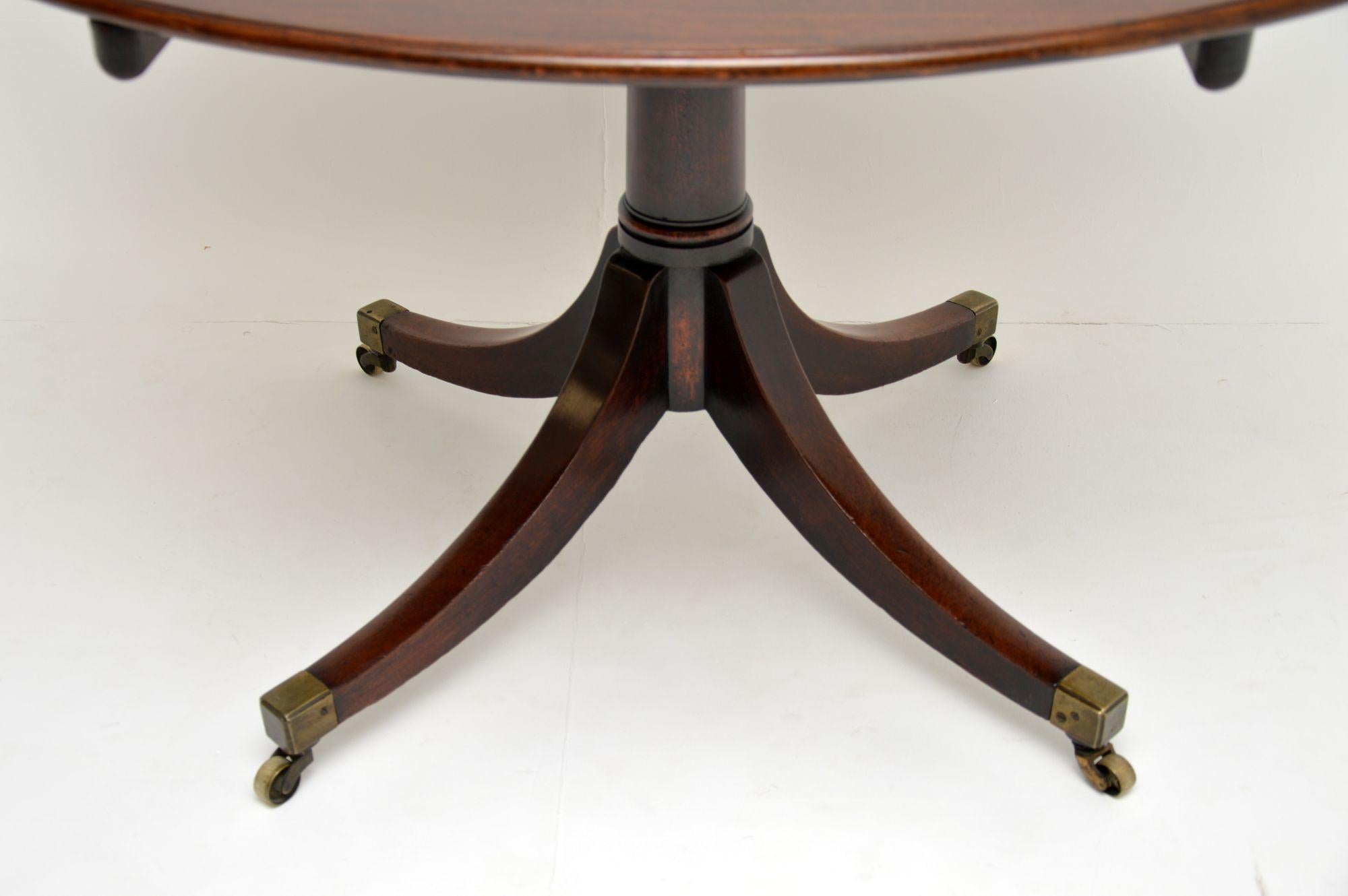 Antique Georgian Mahogany Tilt Top Dining Table In Good Condition In London, GB