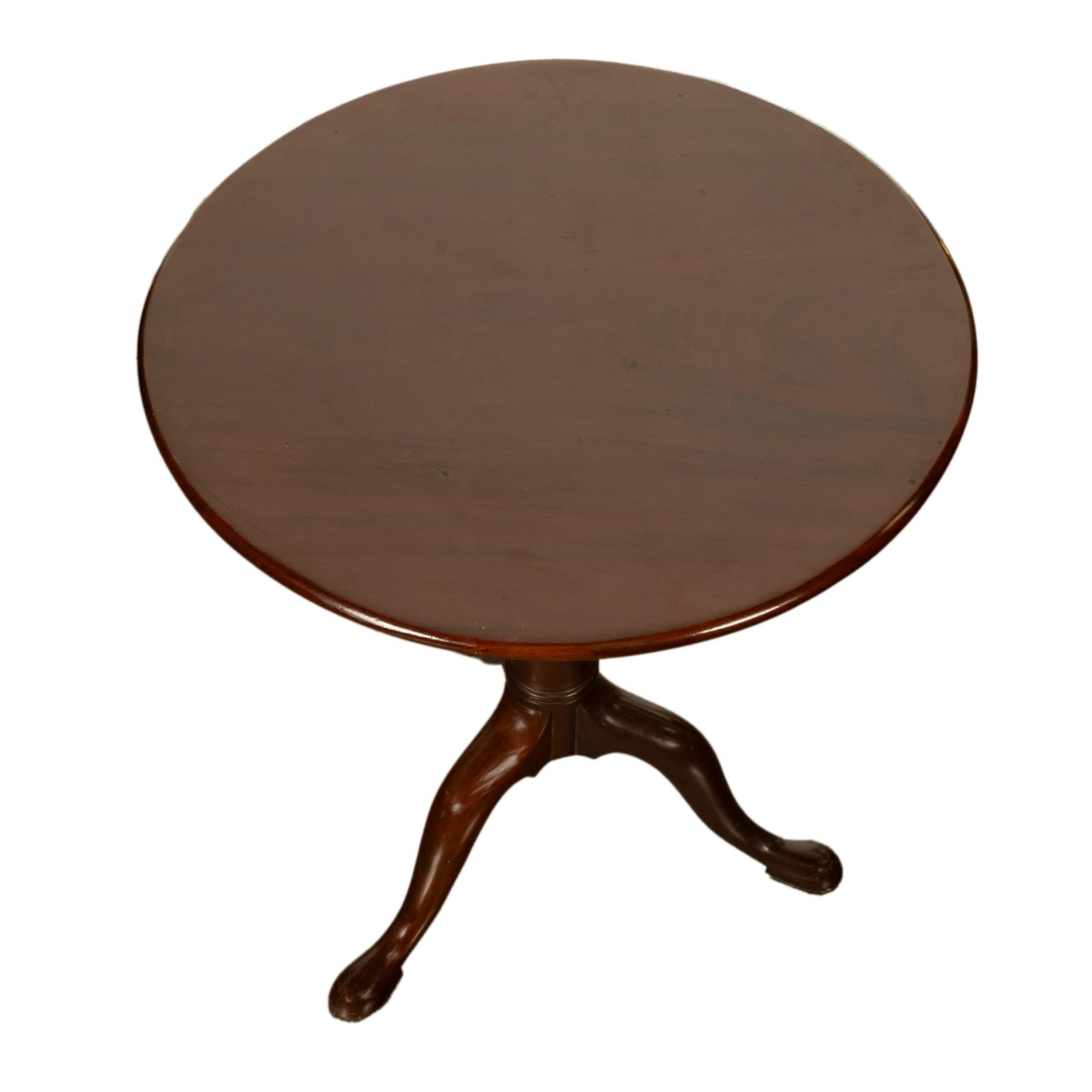 Antique Georgian Mahogany Tilt Top Tripod Pedestal Wine Table Candlestand 1760 For Sale 4