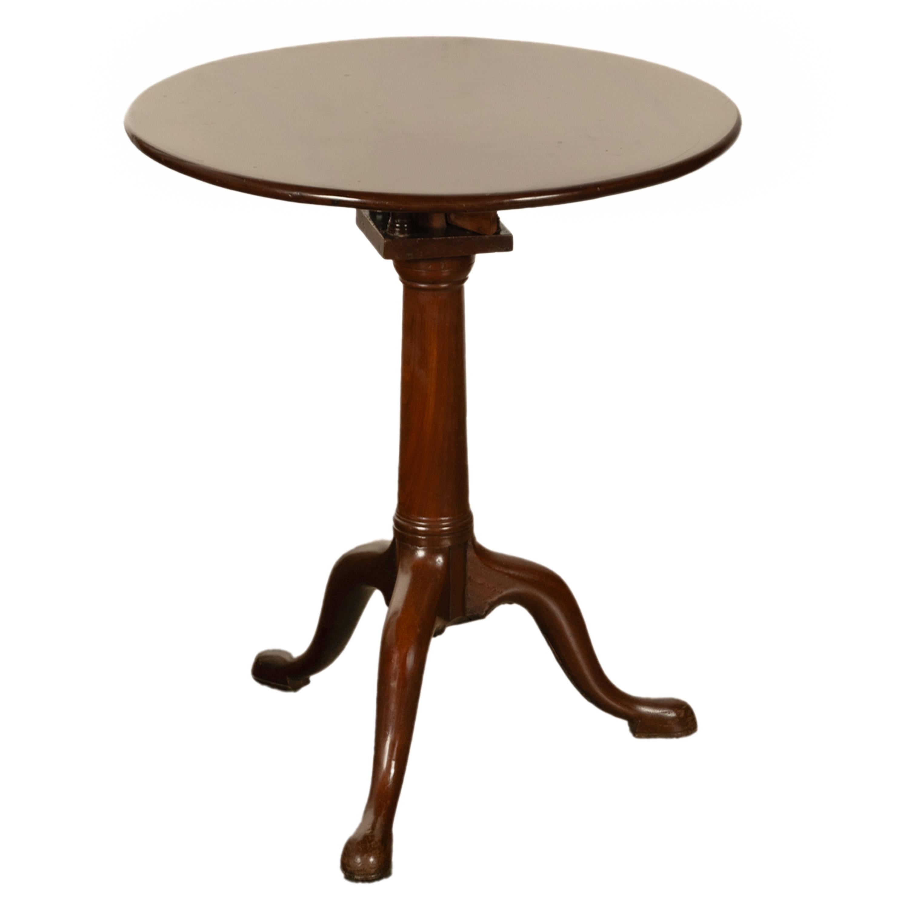 Antique Georgian Mahogany Tilt Top Tripod Pedestal Wine Table Candlestand 1760 For Sale 7