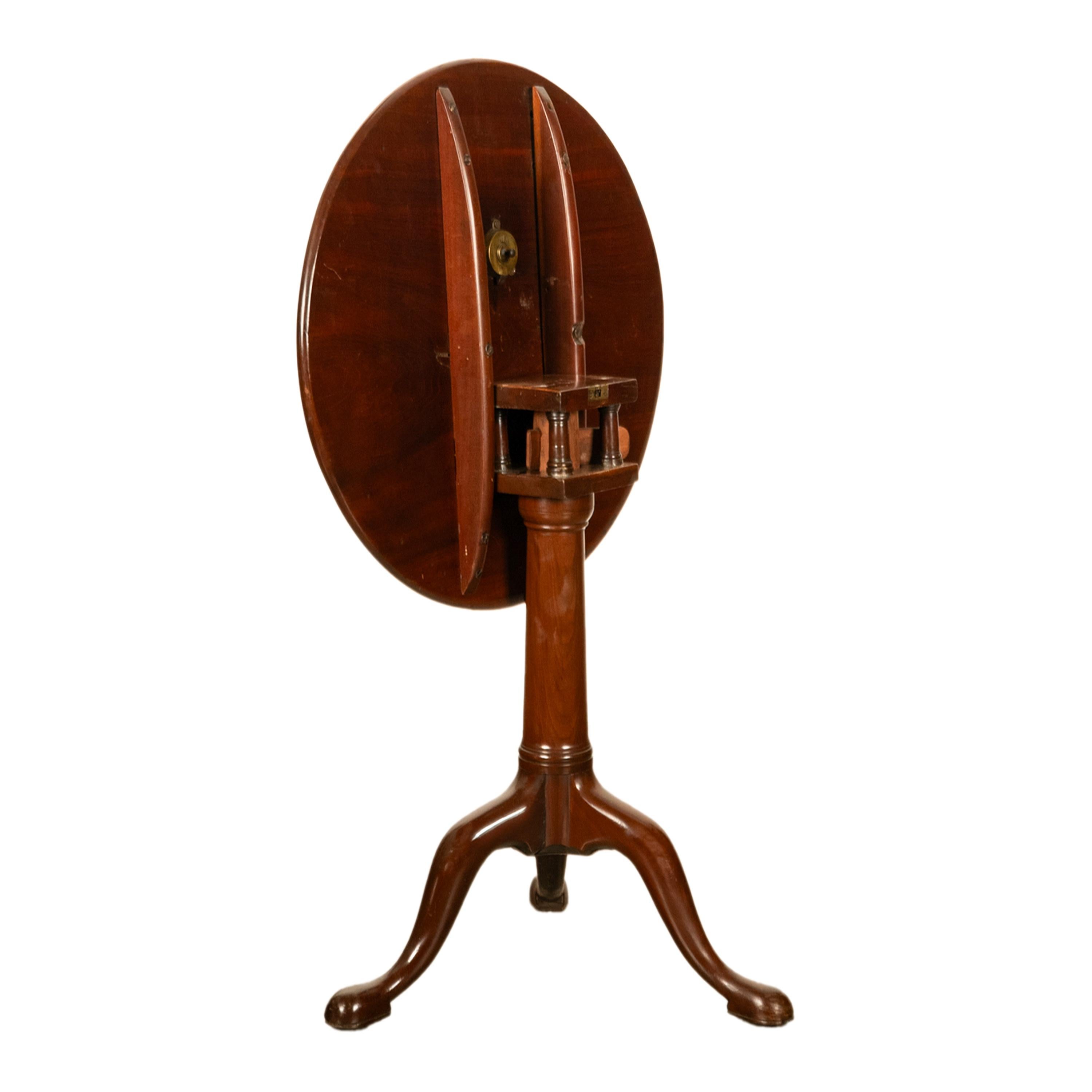 Mid-18th Century Antique Georgian Mahogany Tilt Top Tripod Pedestal Wine Table Candlestand 1760 For Sale