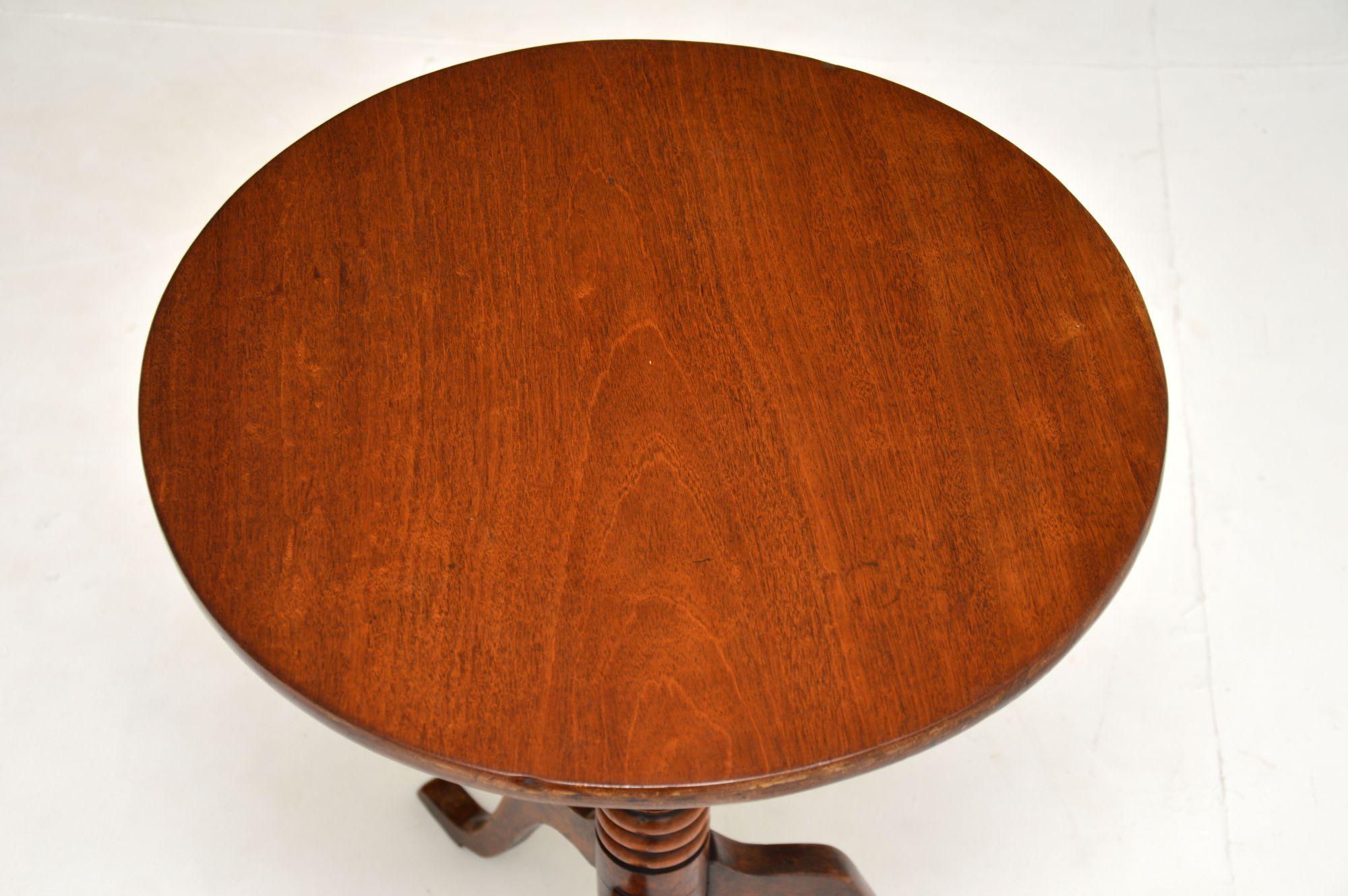 Antique Georgian Mahogany Tilt Top Tripod Table In Good Condition In London, GB