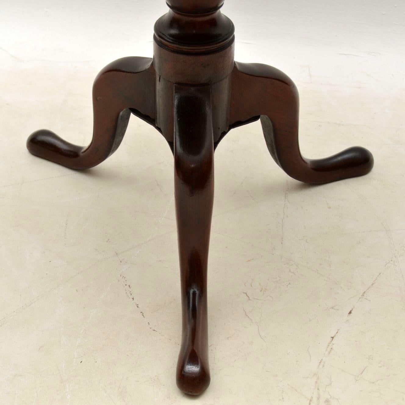 Antique Georgian Mahogany Tripod Table In Good Condition In London, GB