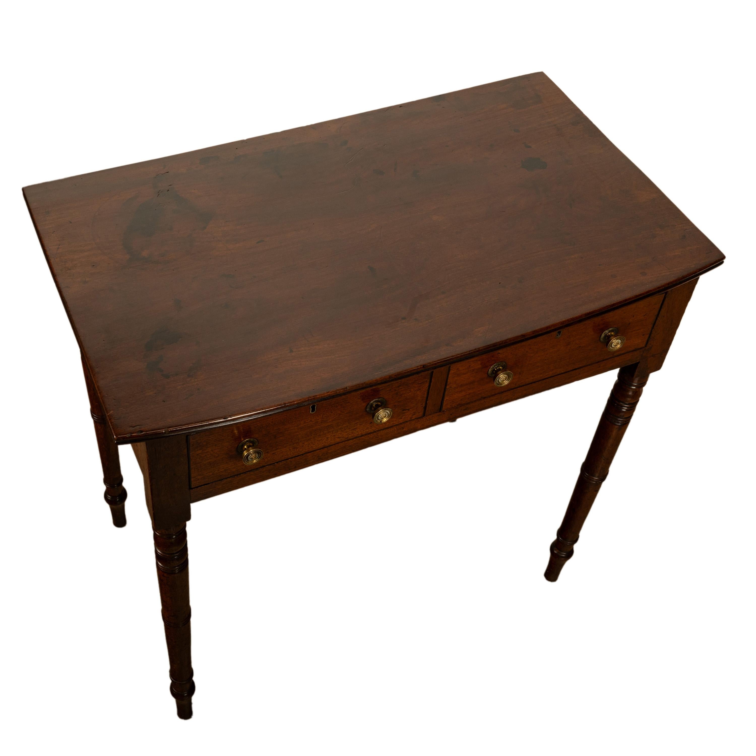 Ancienne table à écrire d'appoint à deux tiroirs en acajou géorgien Gillows 1790 3