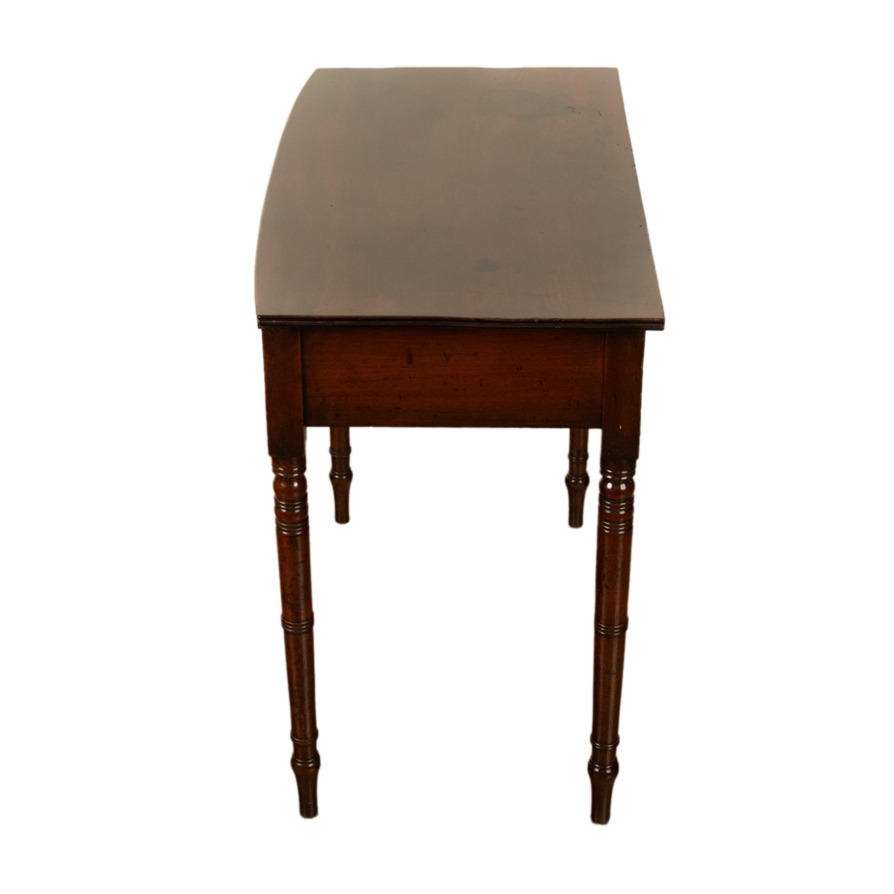Ancienne table à écrire d'appoint à deux tiroirs en acajou géorgien Gillows 1790 2