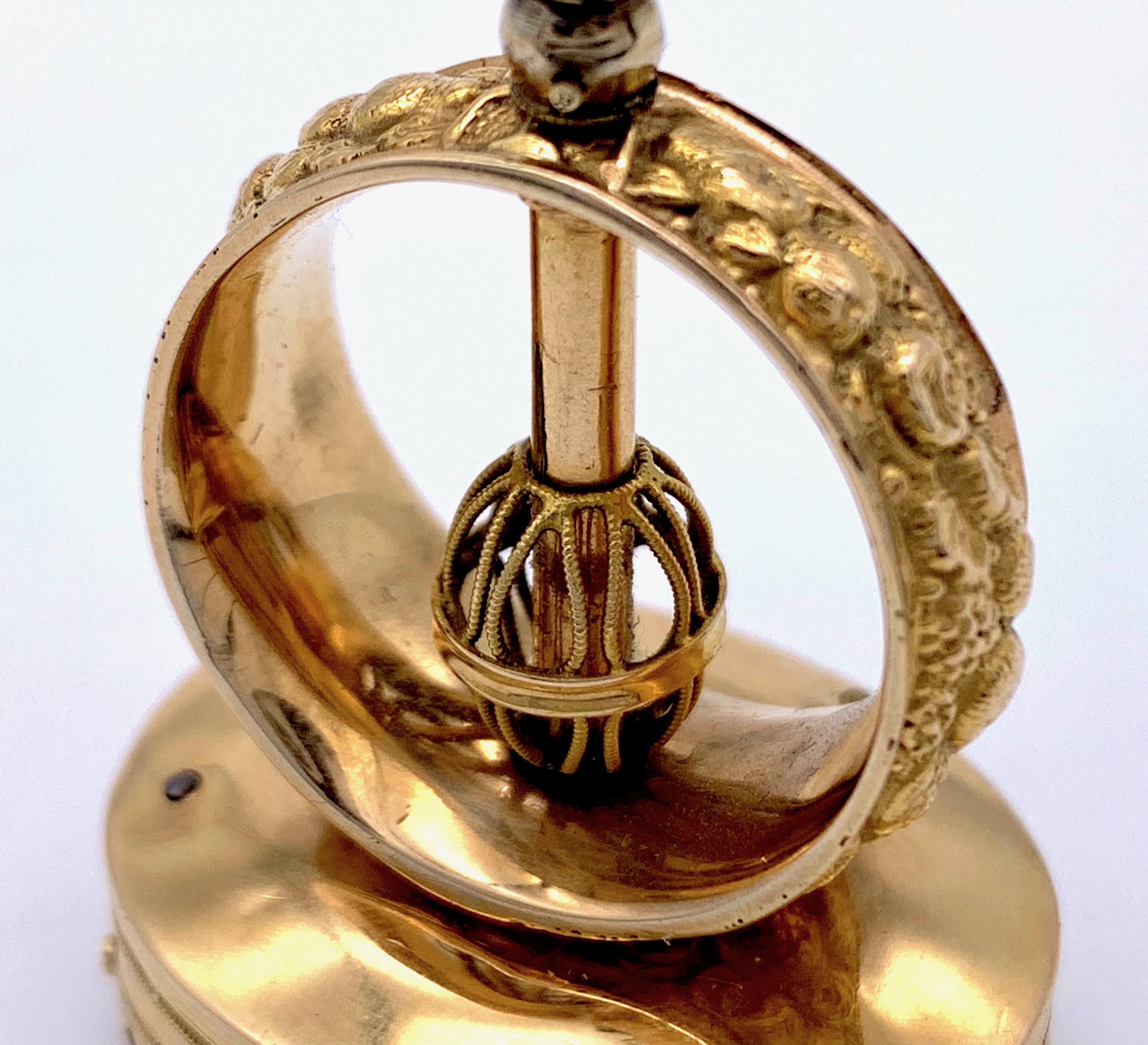 Antique Georgian Mechanical Musical 15 Carat Gold Trincket Pendant Fob  In Excellent Condition In Munich, Bavaria
