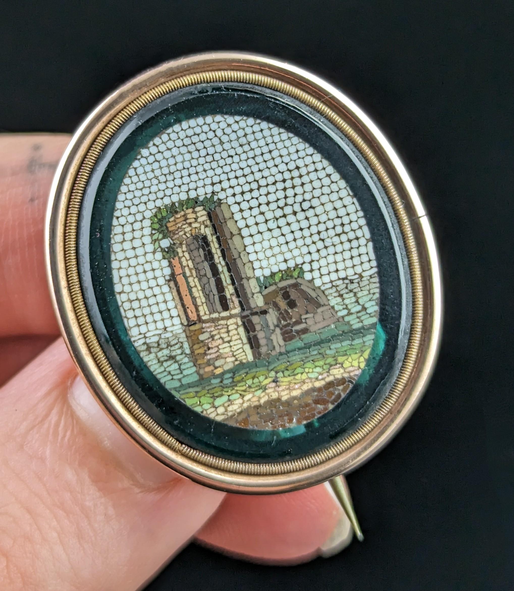 Antique Georgian micro mosaic brooch, 9k gold, Green glass  In Good Condition In NEWARK, GB