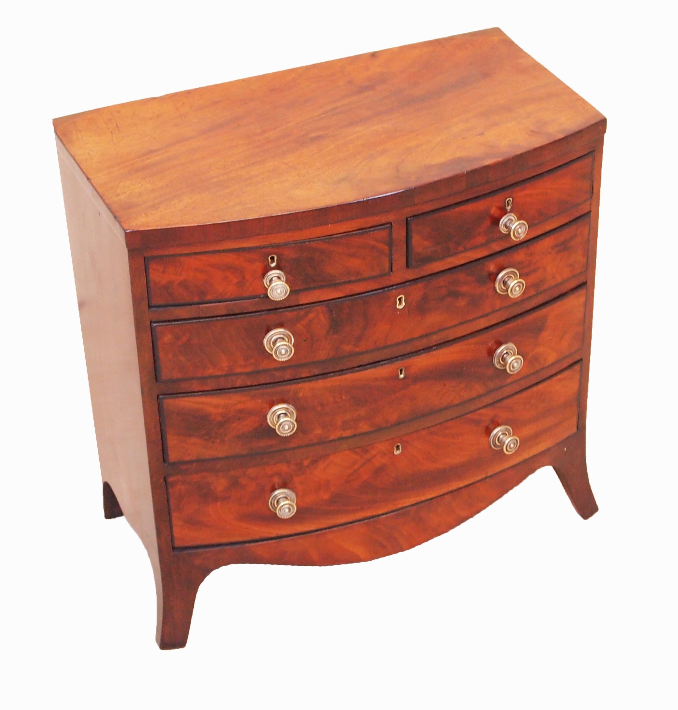 mini chest of drawers