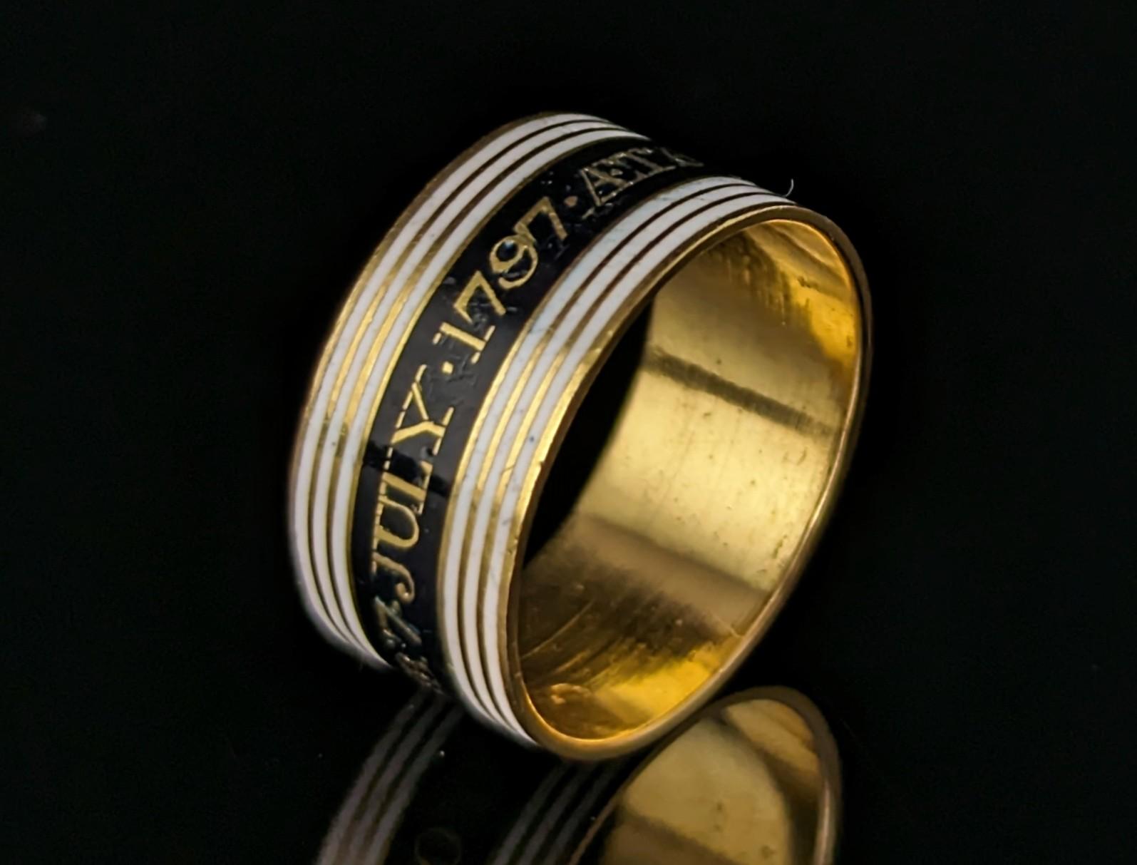 Antique Georgian Mourning band ring, 22k gold, Black and White enamel  For Sale 3