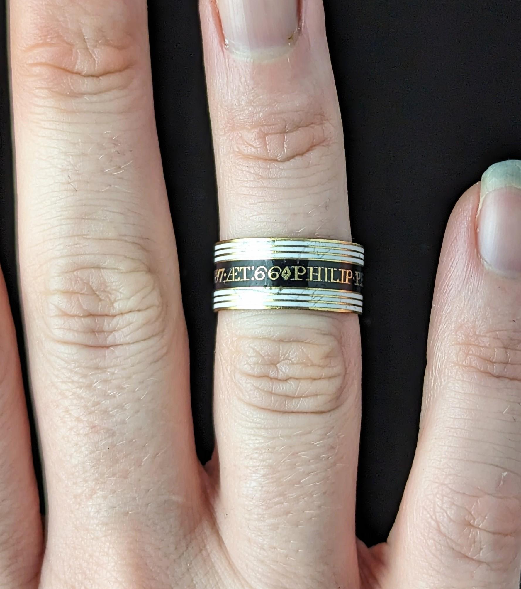 Antique Georgian Mourning band ring, 22k gold, Black and White enamel  For Sale 4