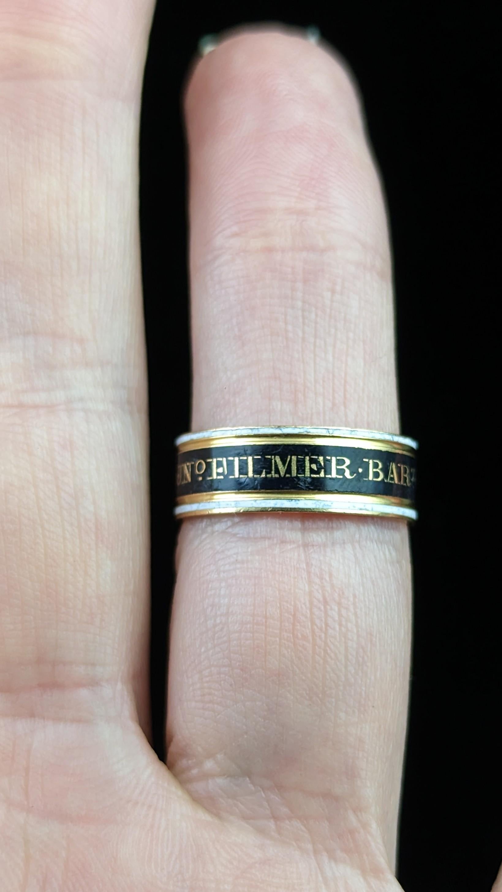 Antique Georgian Mourning Band Ring, 22k Gold, Enamel, 18th Century In Fair Condition In NEWARK, GB