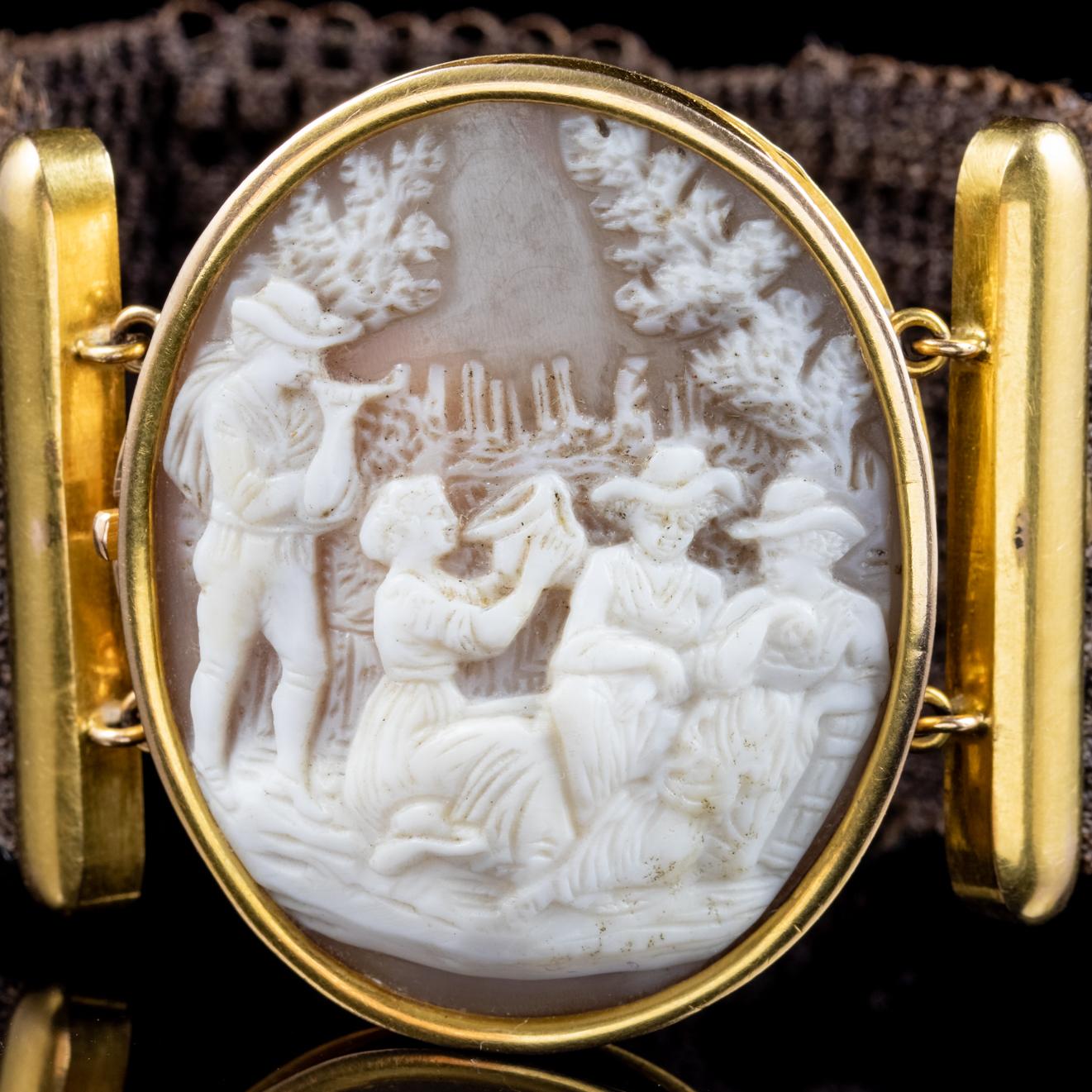 Women's Antique Georgian Mourning Cameo Bracelet 18 Carat Gold, circa 1830