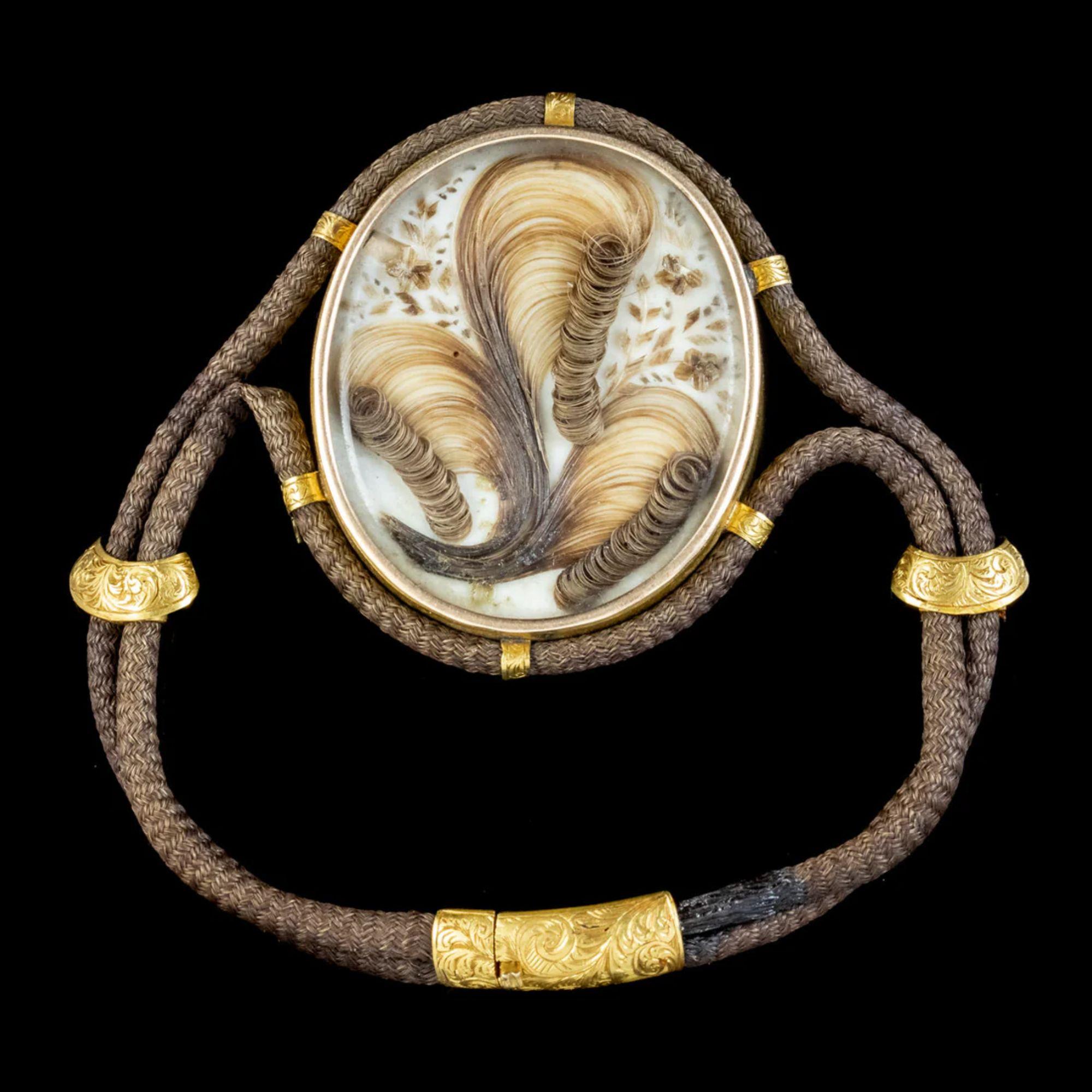 Antikes georgianisches Armband aus 18 Karat Gold für trauernde Haare, um 1820 im Zustand „Gut“ im Angebot in Kendal, GB