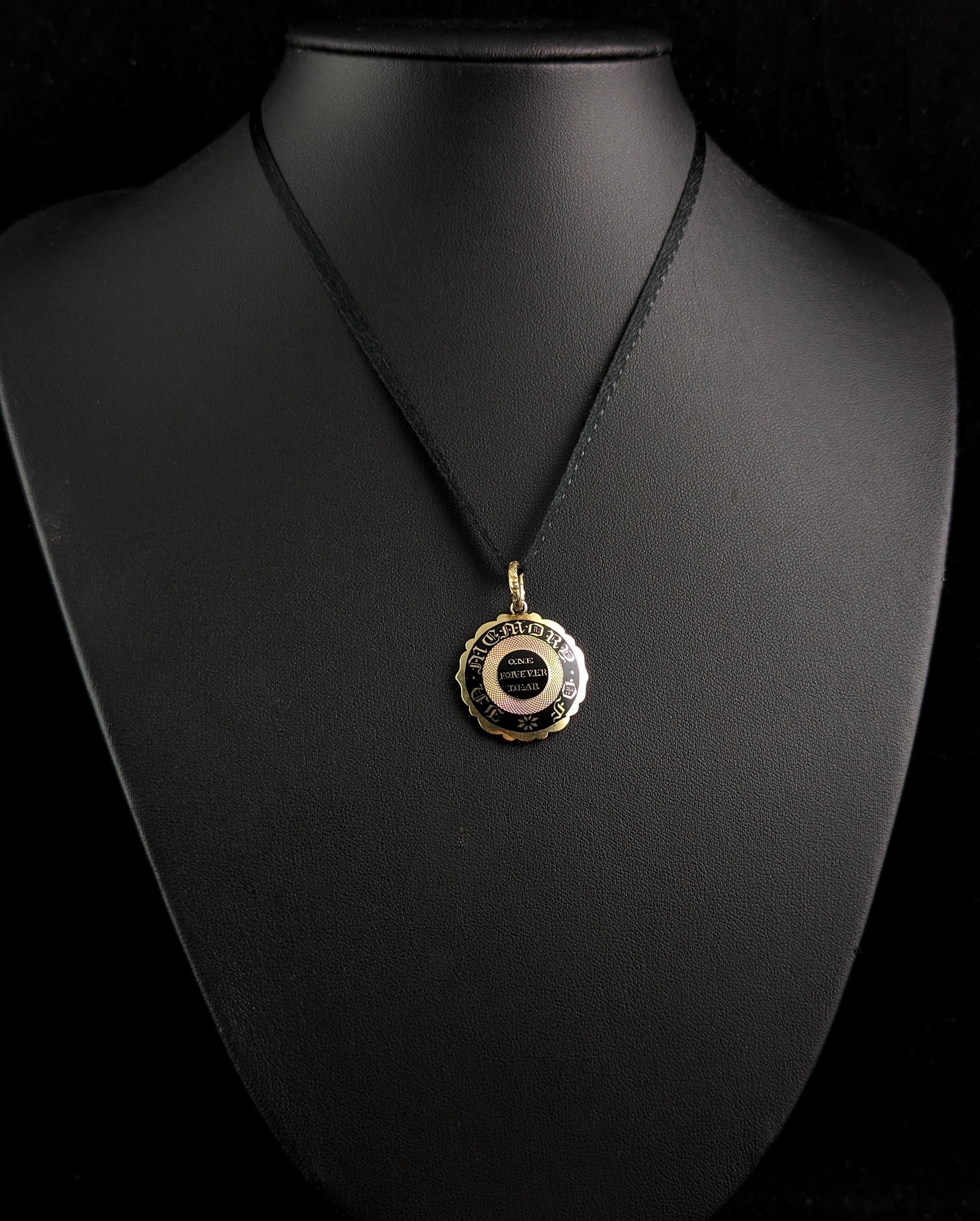 Antique Georgian mourning locket pendant, 9k gold and black enamel  8