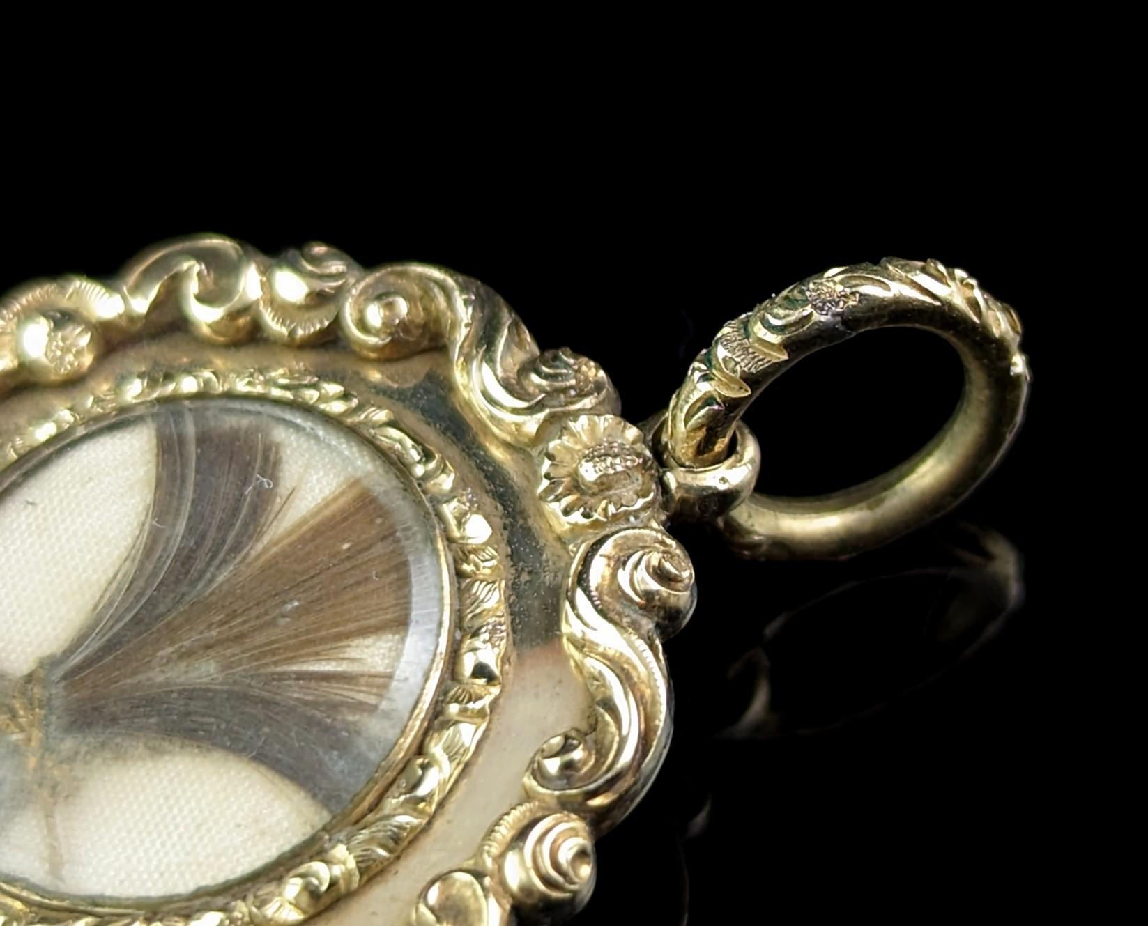 Antique Georgian mourning locket pendant, 9k gold and black enamel  10